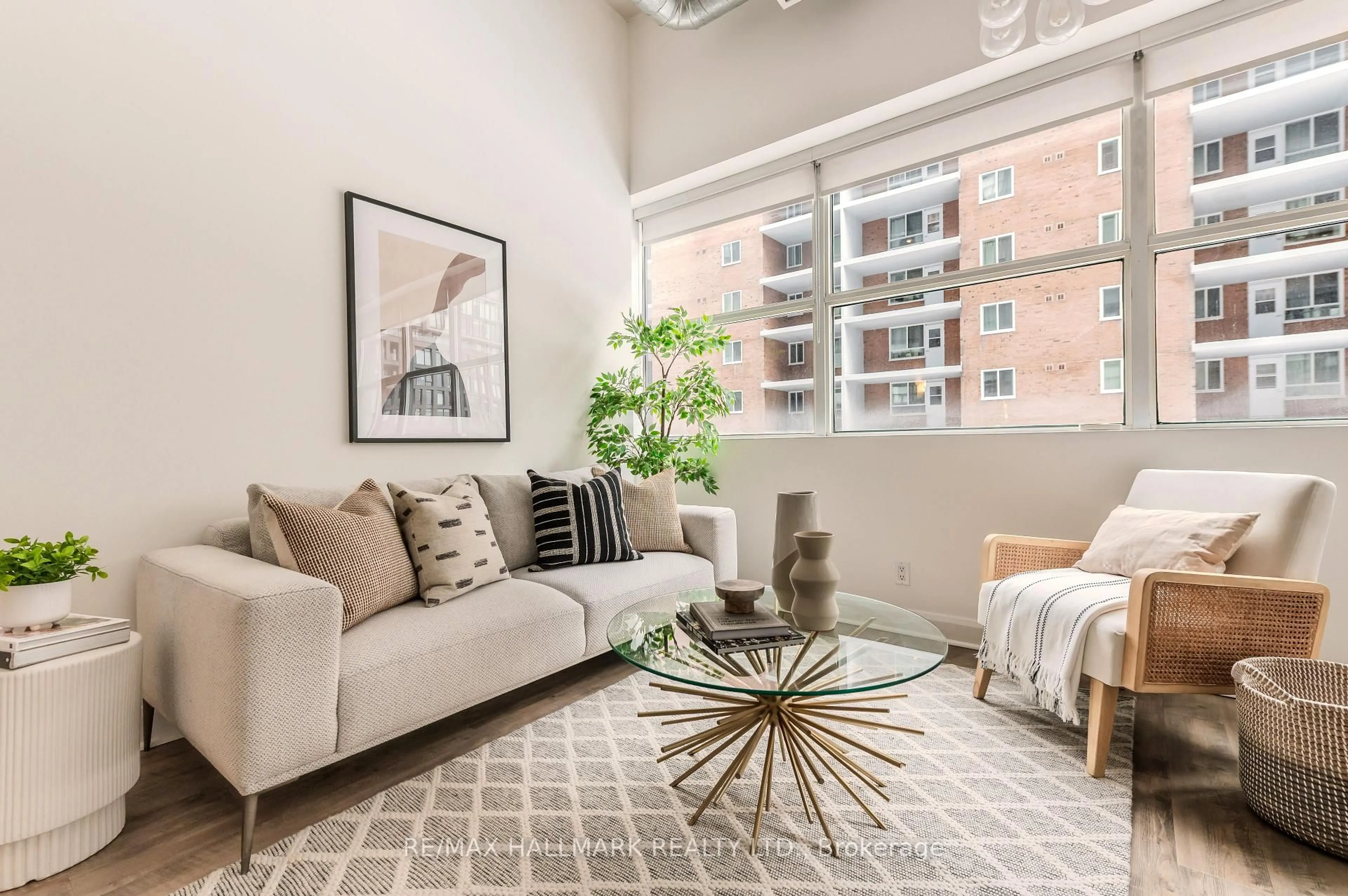 Living room with furniture, unknown for 700 King St #202, Toronto Ontario M5V 2Y6