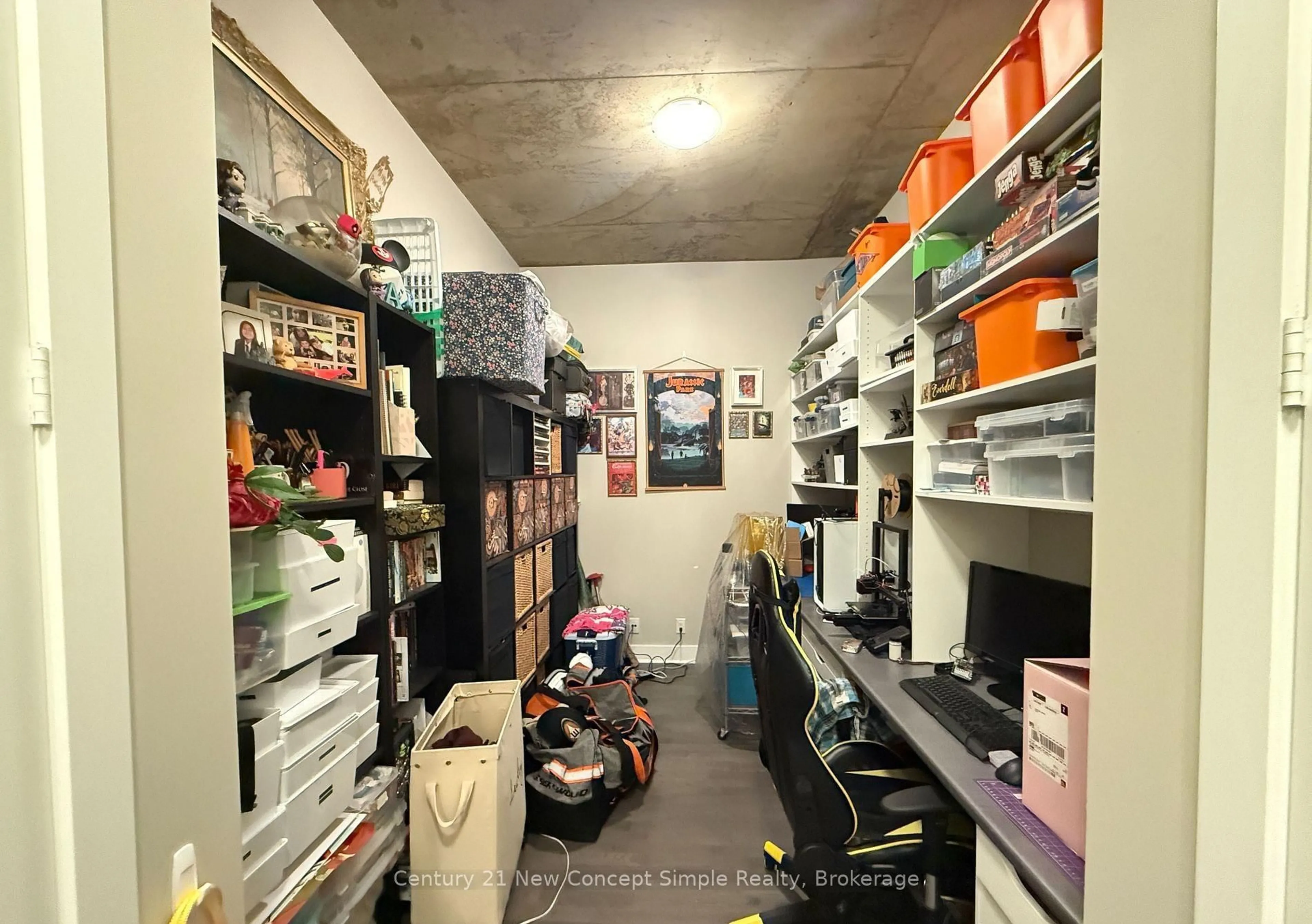 Unknown for 399 Adelaide St #305, Toronto Ontario M5V 1S4