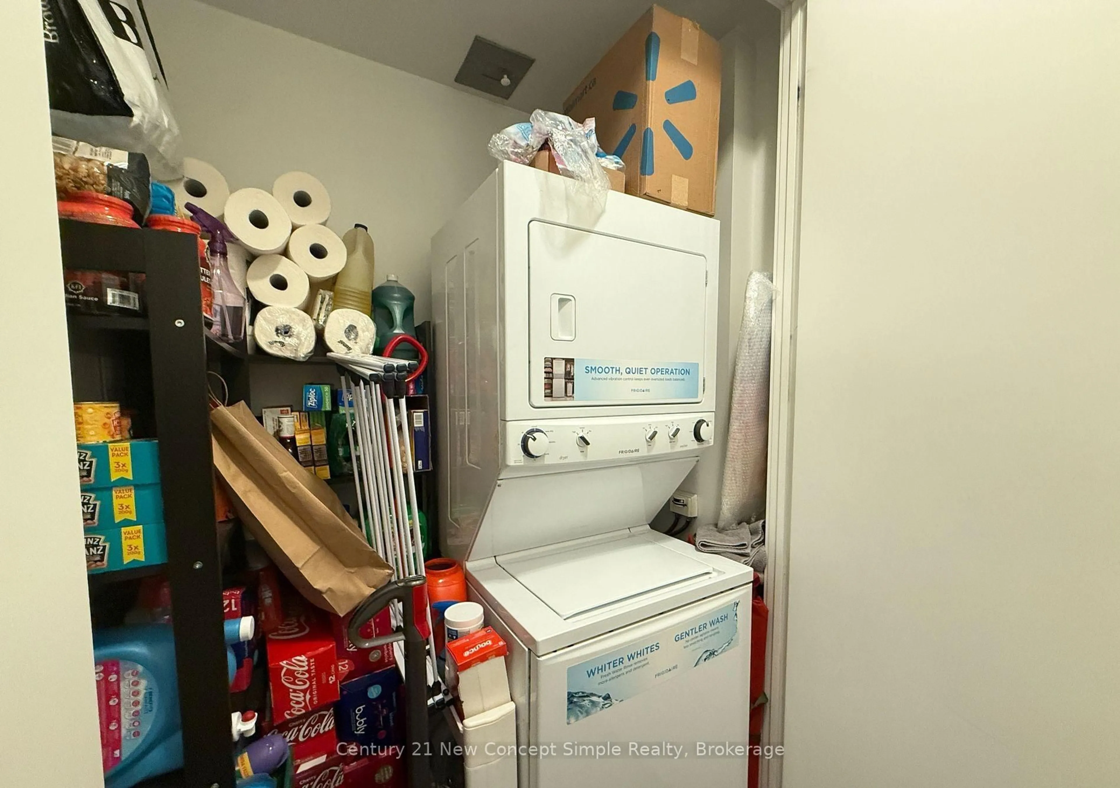 Laundry room for 399 Adelaide St #305, Toronto Ontario M5V 1S4