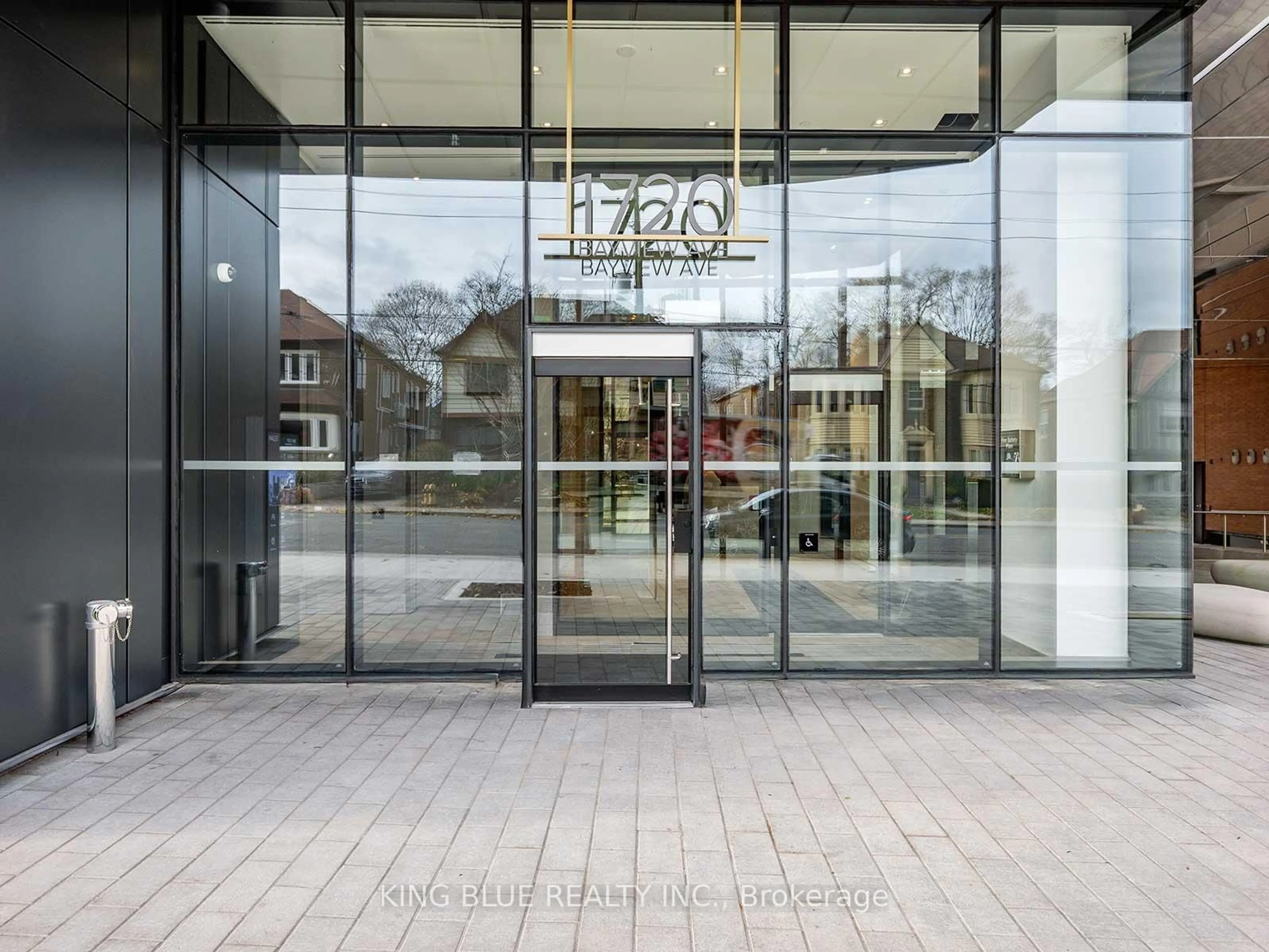 Indoor foyer for 1720 Bayview Ave #216, Toronto Ontario M4G 0E5