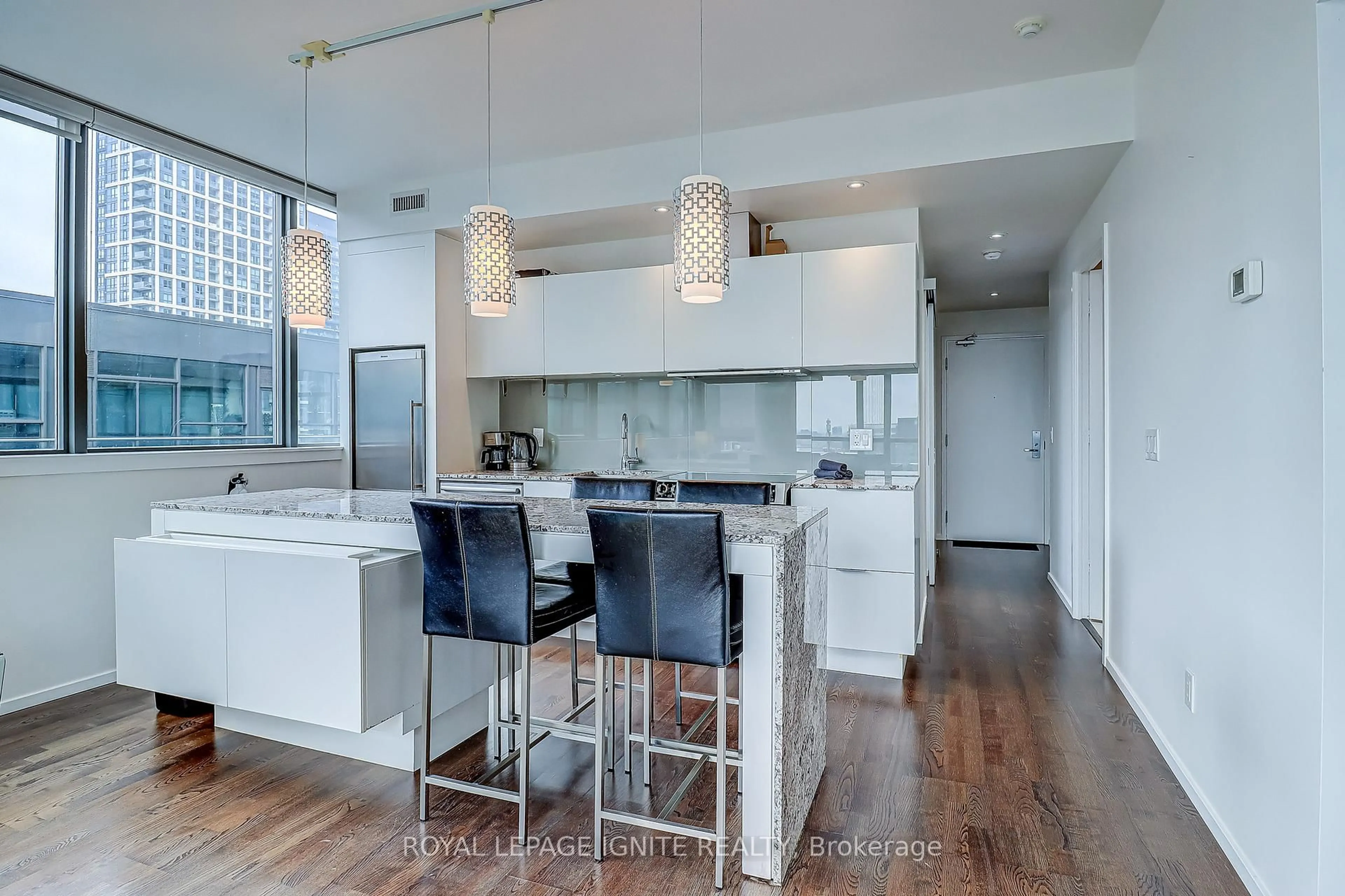 Contemporary kitchen, ceramic/tile floor for 8 Charlotte St #1502, Toronto Ontario M5V 0K4