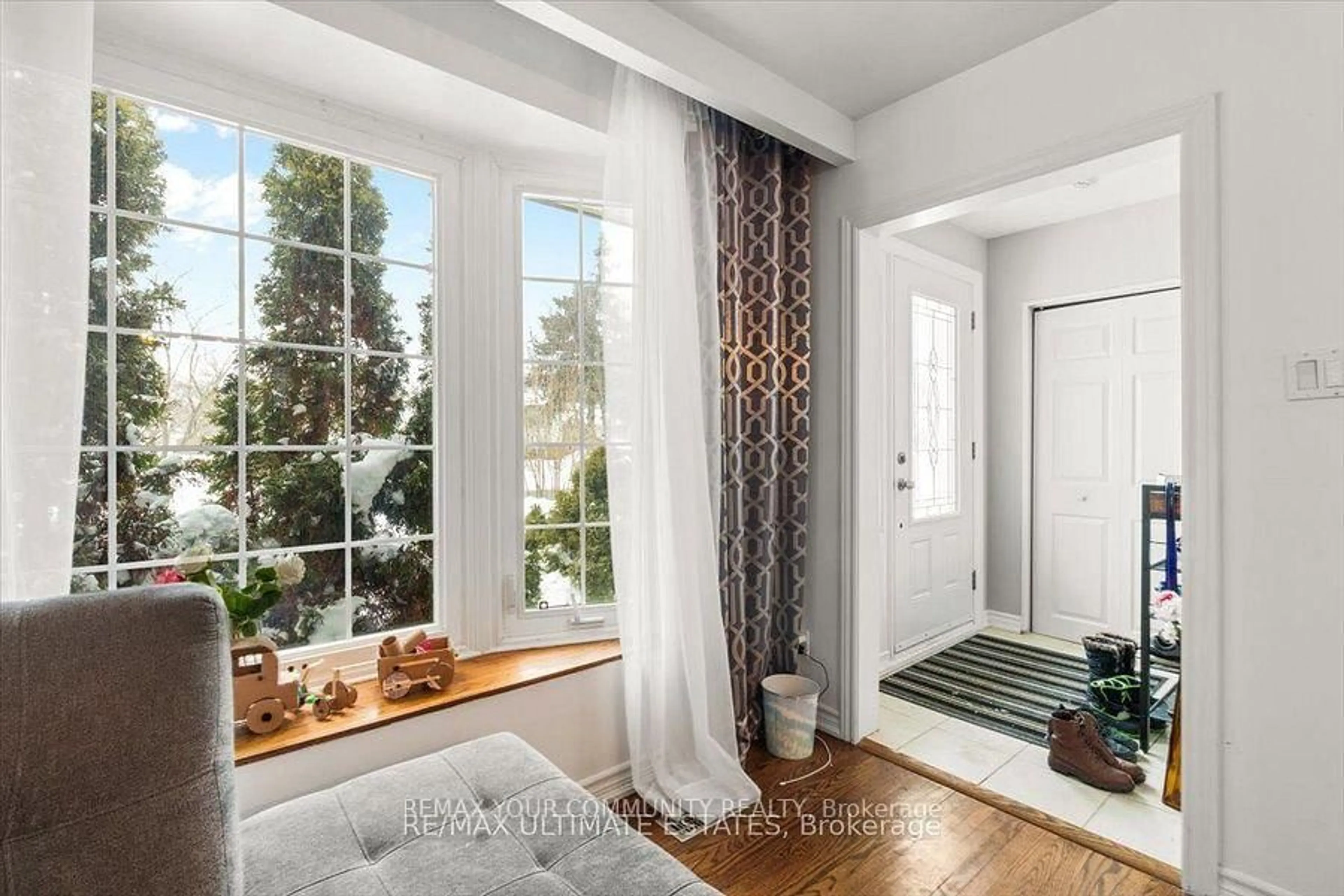 Contemporary bathroom, ceramic/tile floor for 16 Cresthaven Dr, Toronto Ontario M2H 1L7