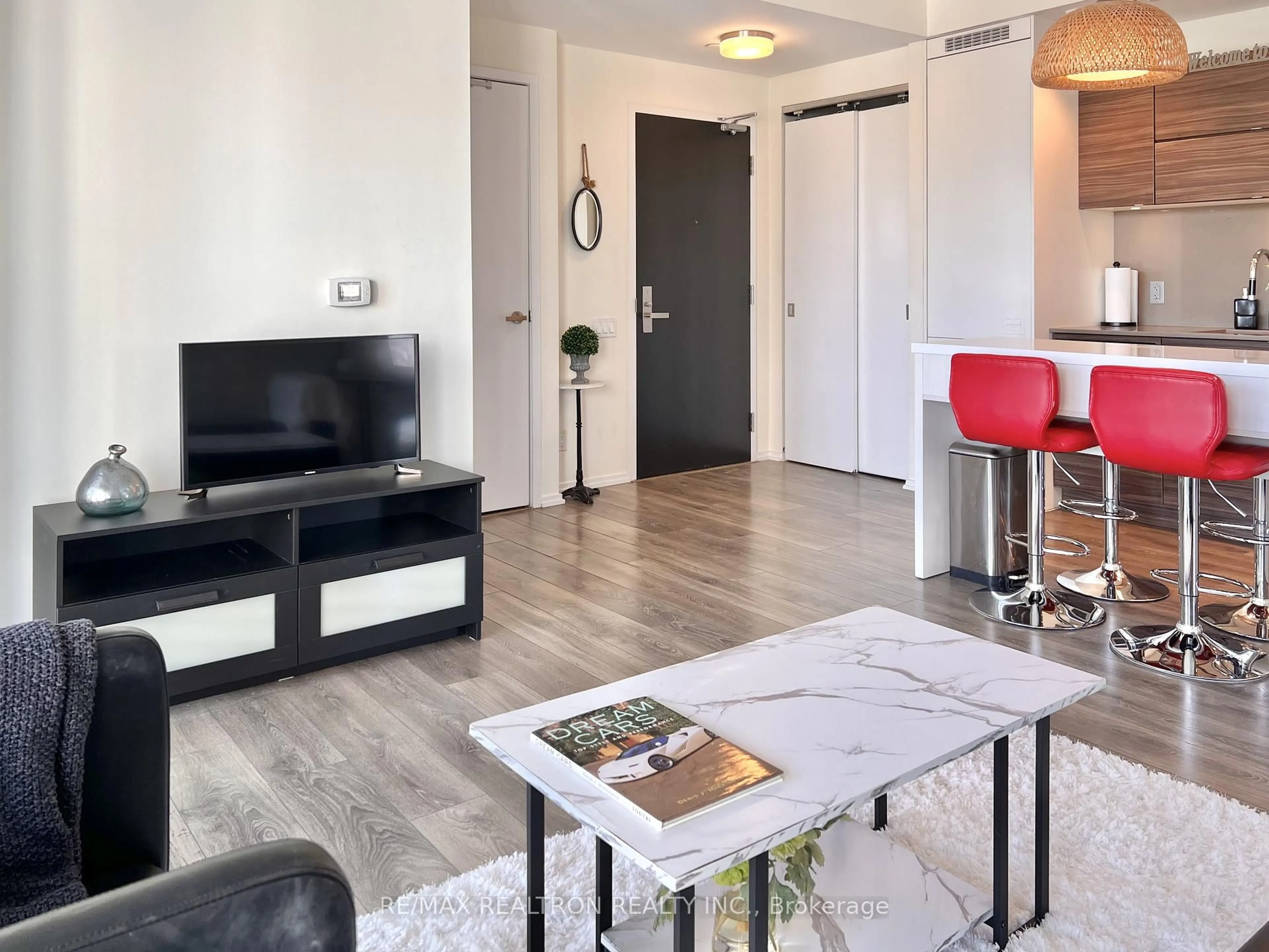 Living room with furniture, unknown for 125 Peter St #2708, Toronto Ontario M5V 2E9