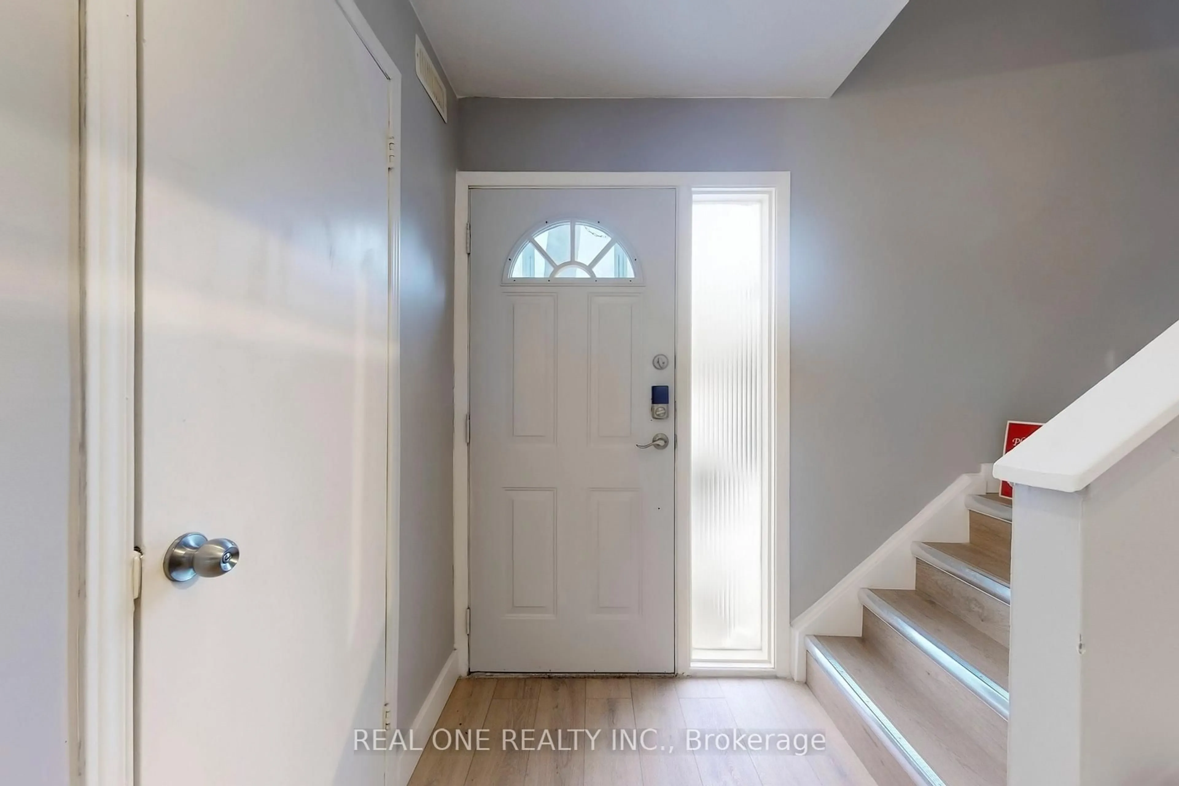 Indoor entryway for 62 Courville Cawy, Toronto Ontario M2J 3V5