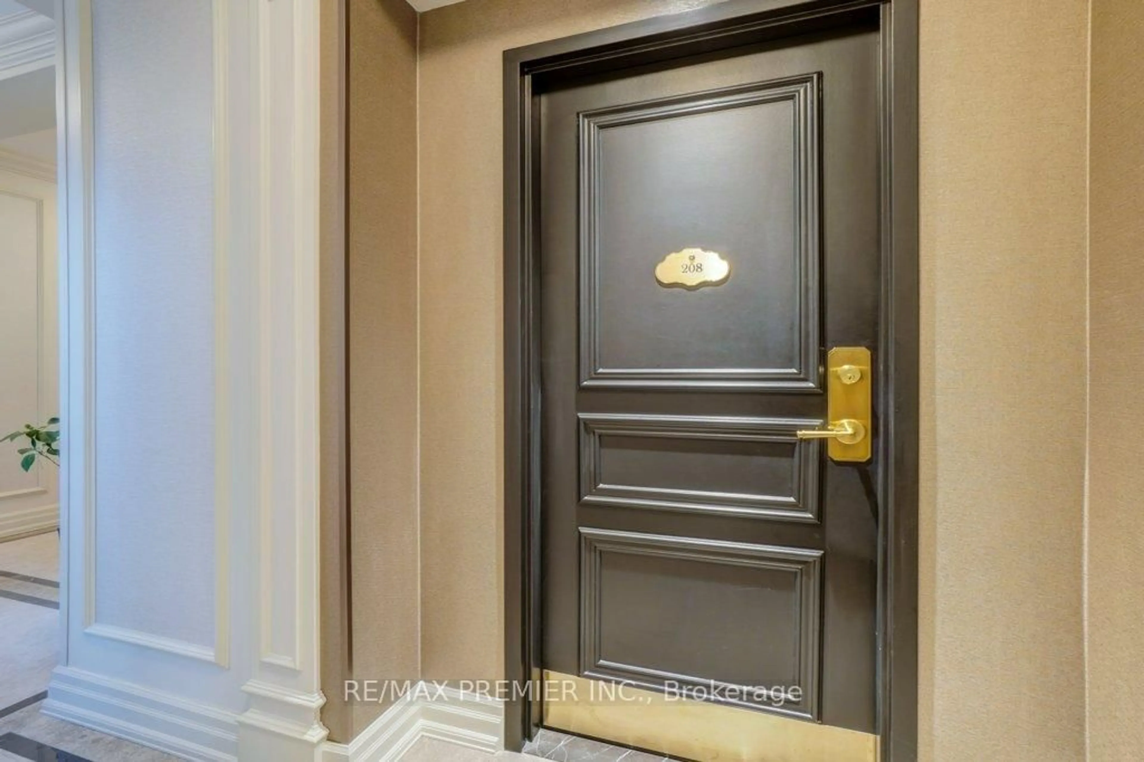 Indoor entryway for 662 Sheppard Ave #208C, Toronto Ontario M2K 3E6