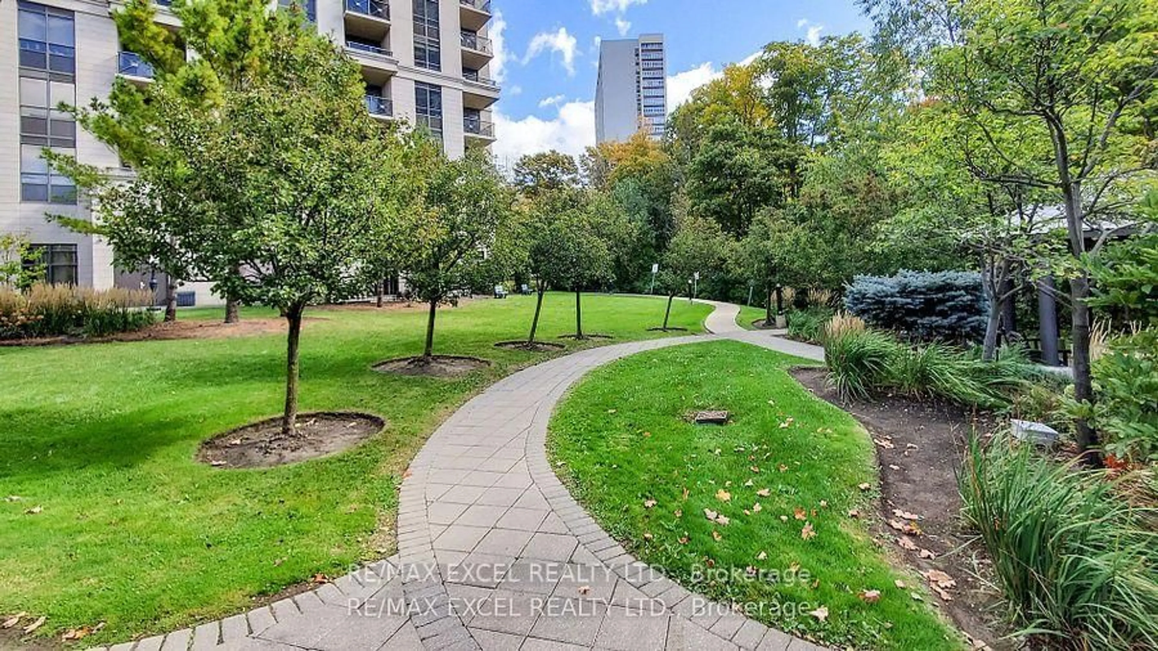 A pic from outside/outdoor area/front of a property/back of a property/a pic from drone, unknown for 135 Wynford Dr #1204, Toronto Ontario M3C 0J4
