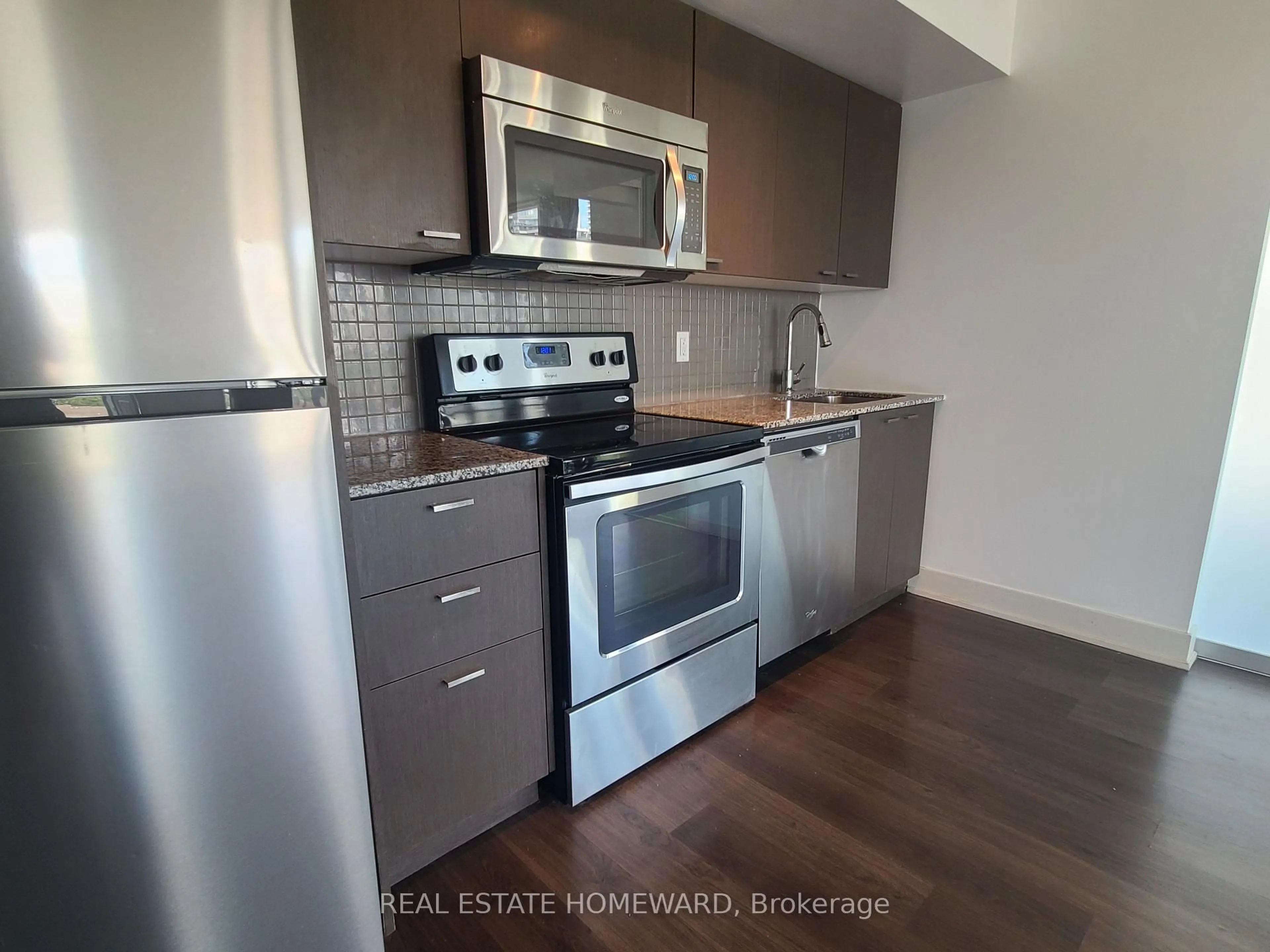 Standard kitchen, wood/laminate floor for 88 Sheppard Ave #808, Toronto Ontario M2N 0G9