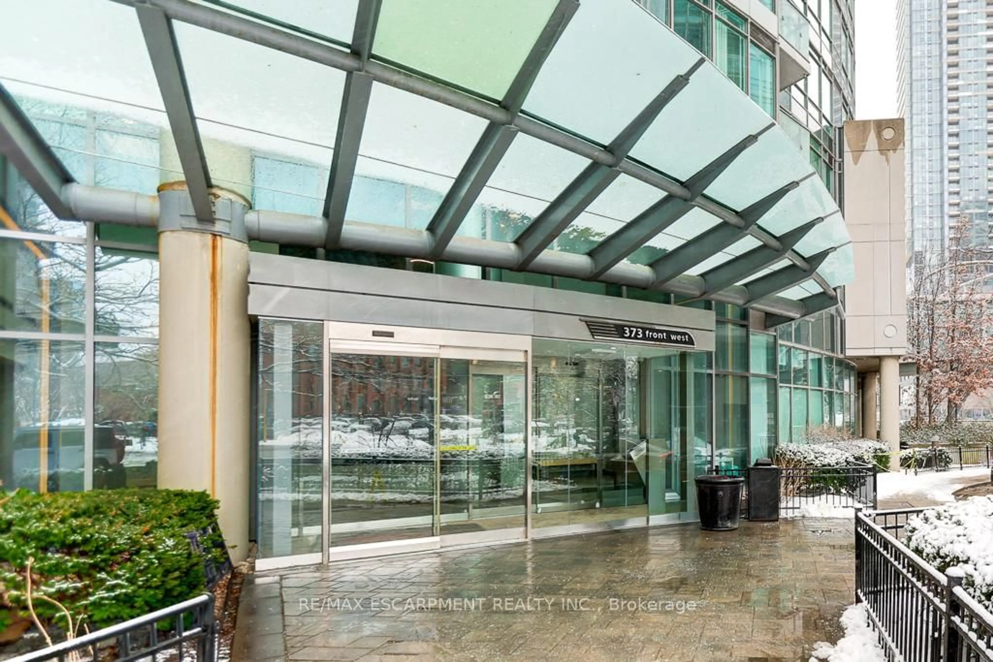 Indoor foyer for 373 Front St #2510, Toronto Ontario M5V 3R7