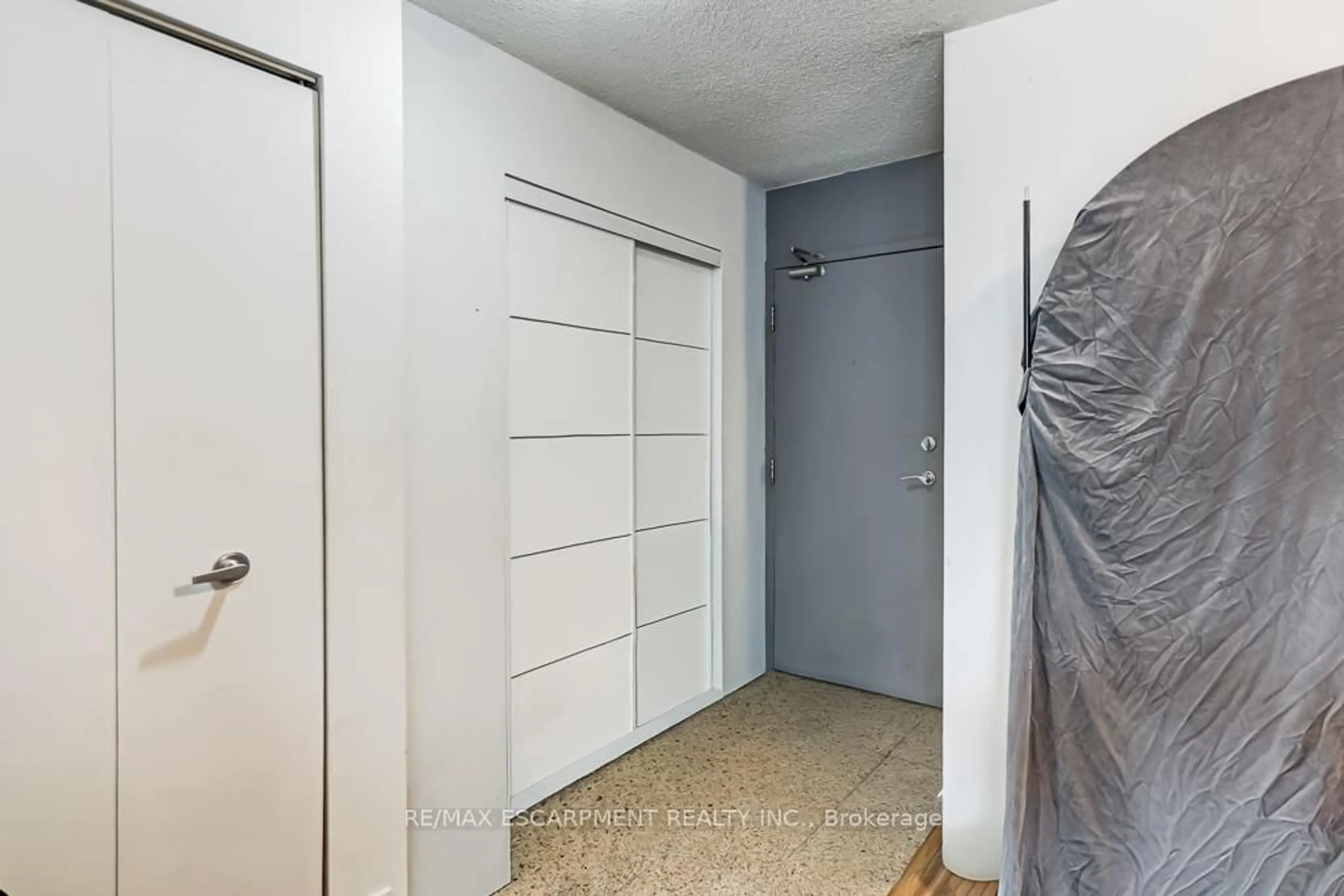 Unknown for 373 Front St #2510, Toronto Ontario M5V 3R7