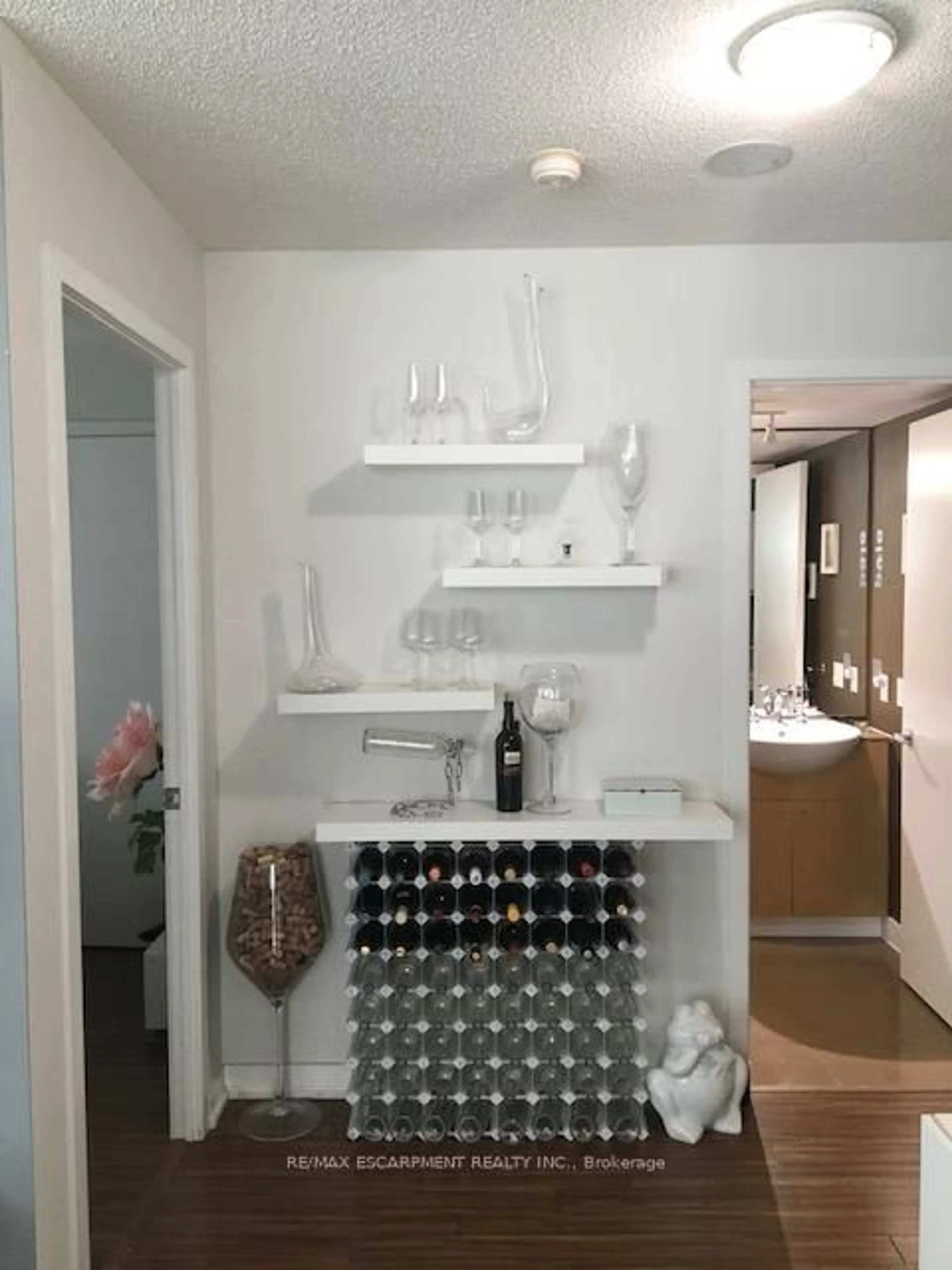 Contemporary bathroom, ceramic/tile floor for 373 Front St #2510, Toronto Ontario M5V 3R7