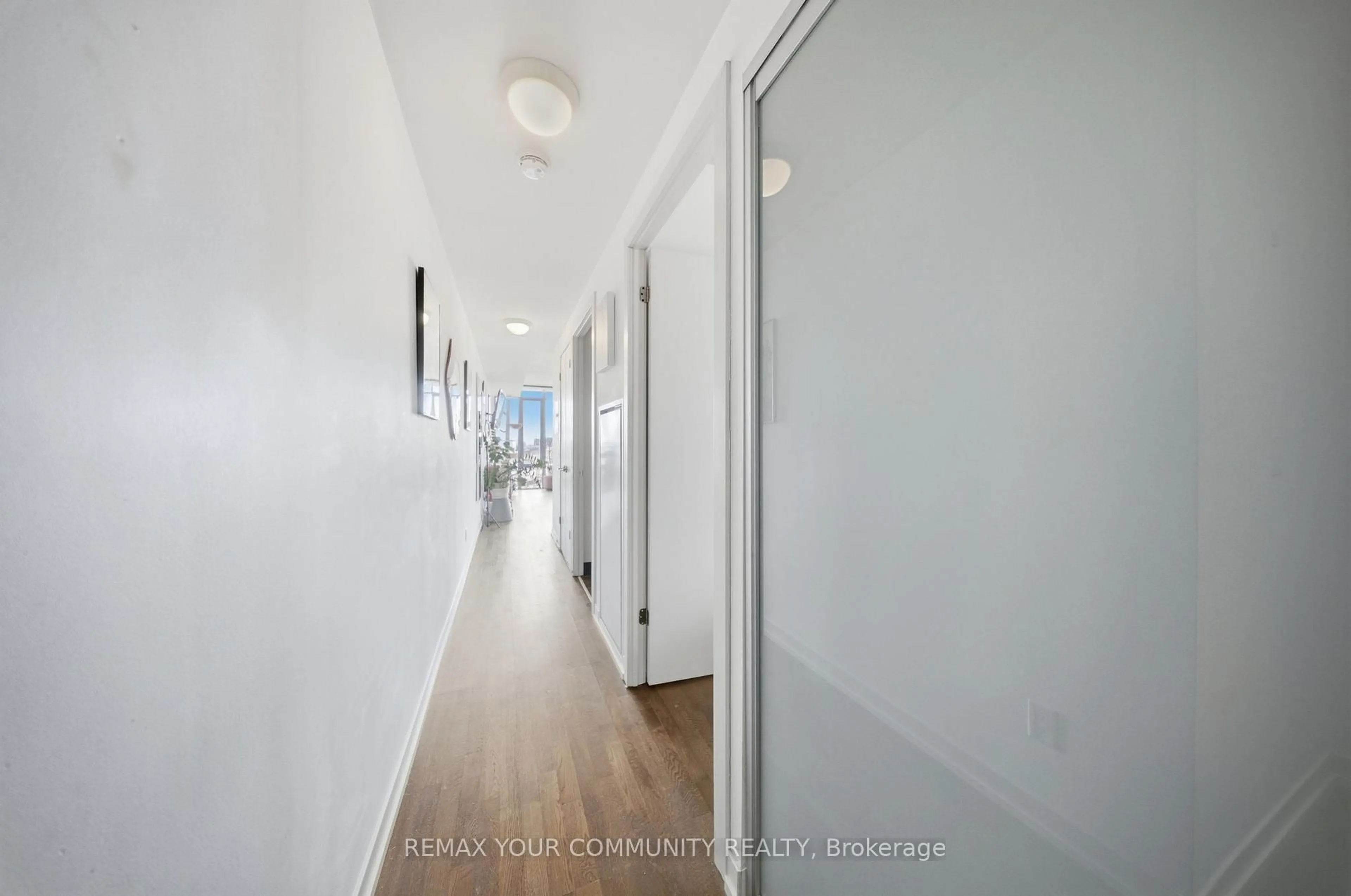 Indoor entryway for 95 Bathurst St #1307, Toronto Ontario M5V 0H7