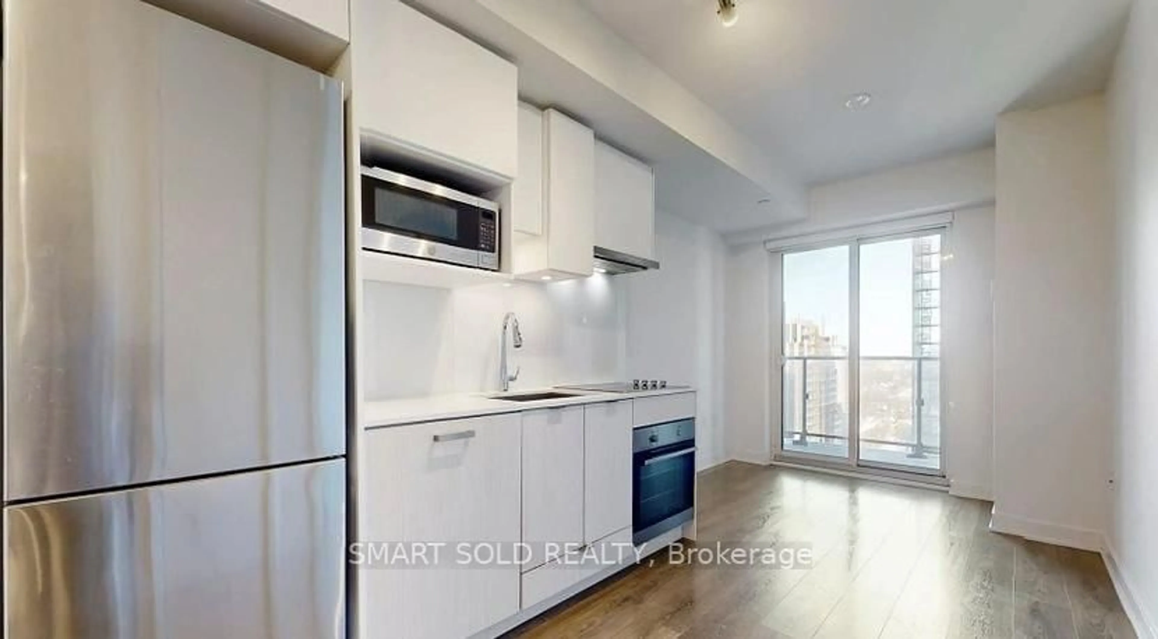 Standard kitchen, wood/laminate floor for 195 Redpath Ave #1713, Toronto Ontario M4P 0E4