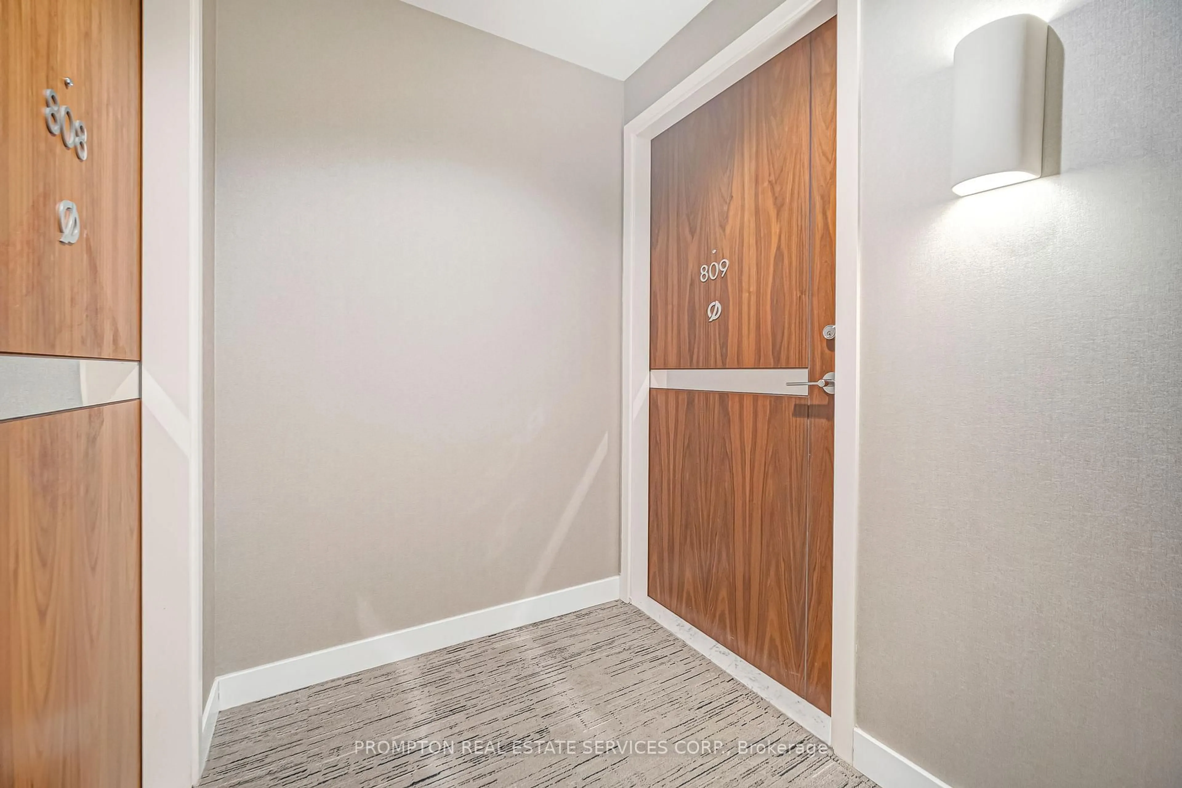 Indoor entryway for 95 McMahon Dr ##809, Toronto Ontario M2K 0H2