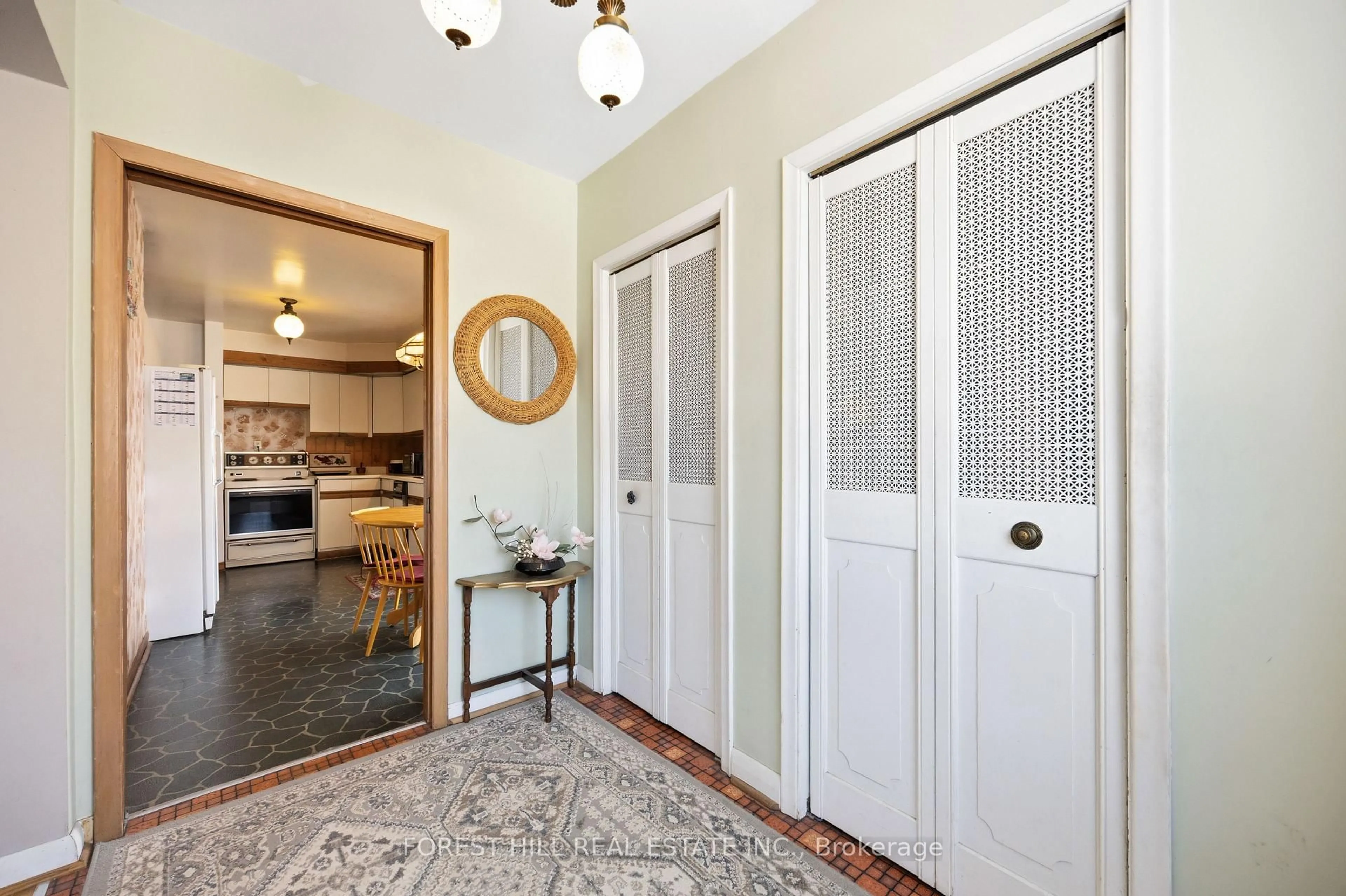 Indoor entryway for 119 Hendon Ave, Toronto Ontario M2M 1A6