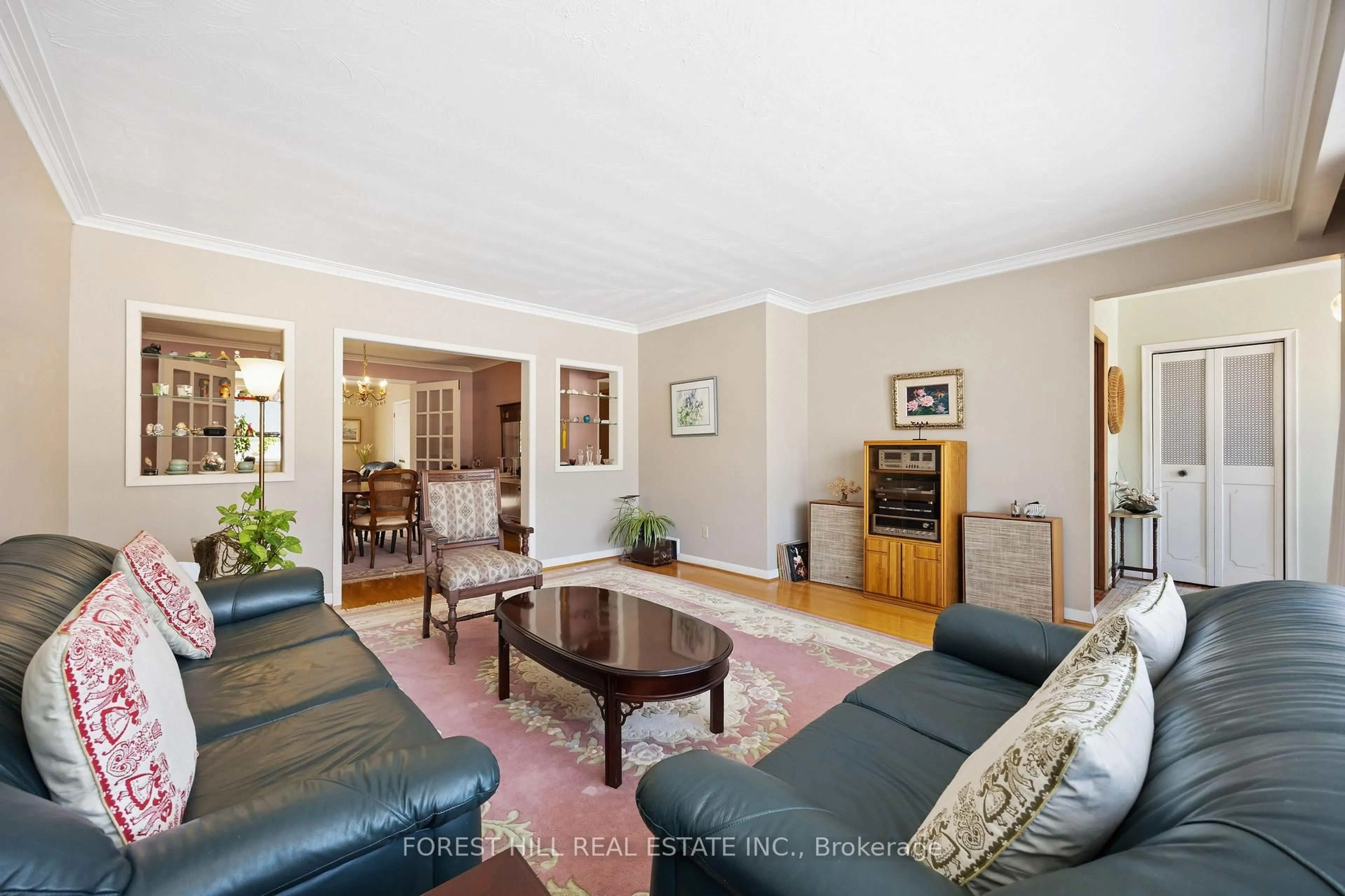 Living room with furniture, unknown for 119 Hendon Ave, Toronto Ontario M2M 1A6