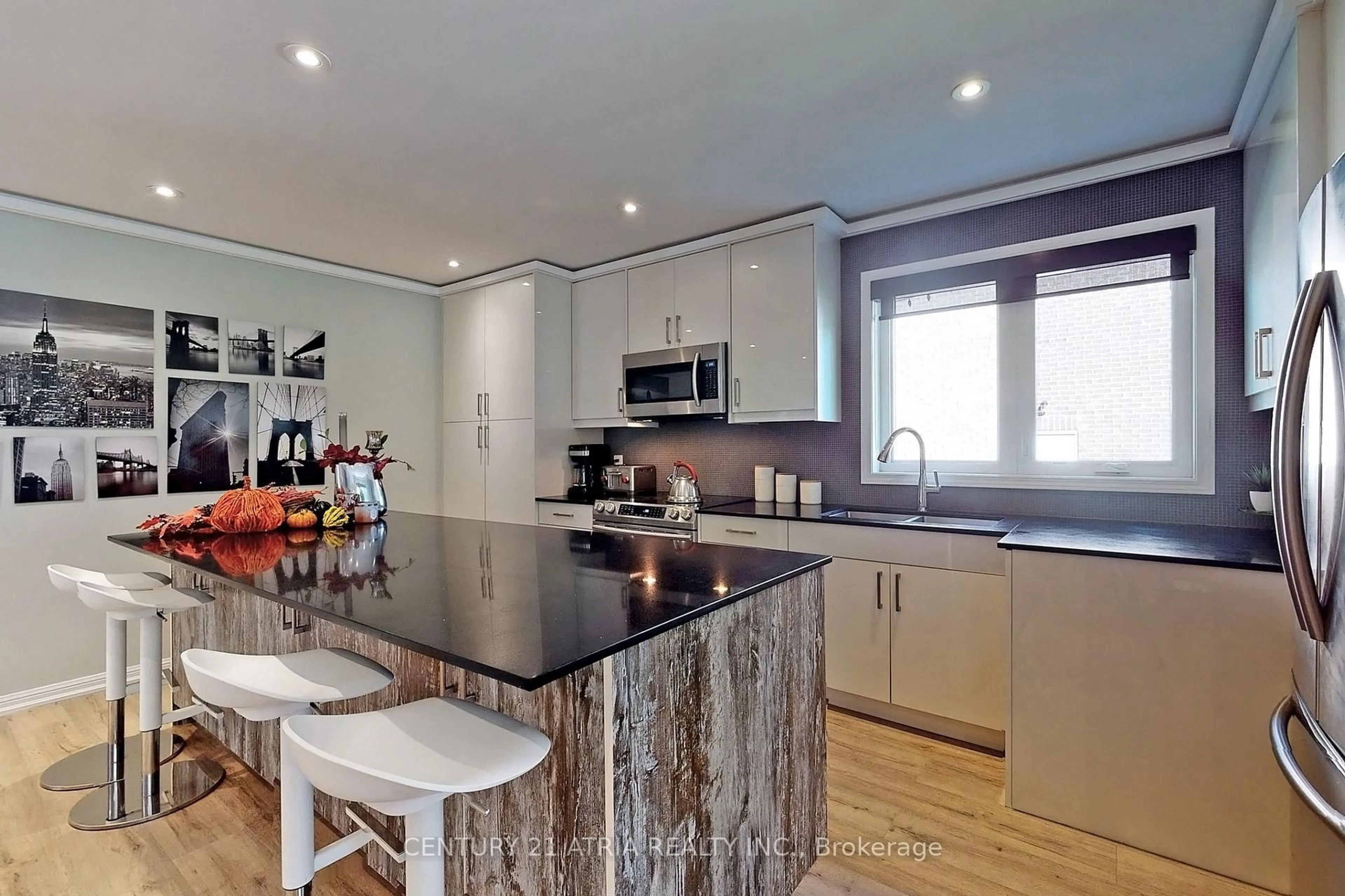Contemporary kitchen, wood/laminate floor for 182 Princess Ave, Toronto Ontario M2N 3R9