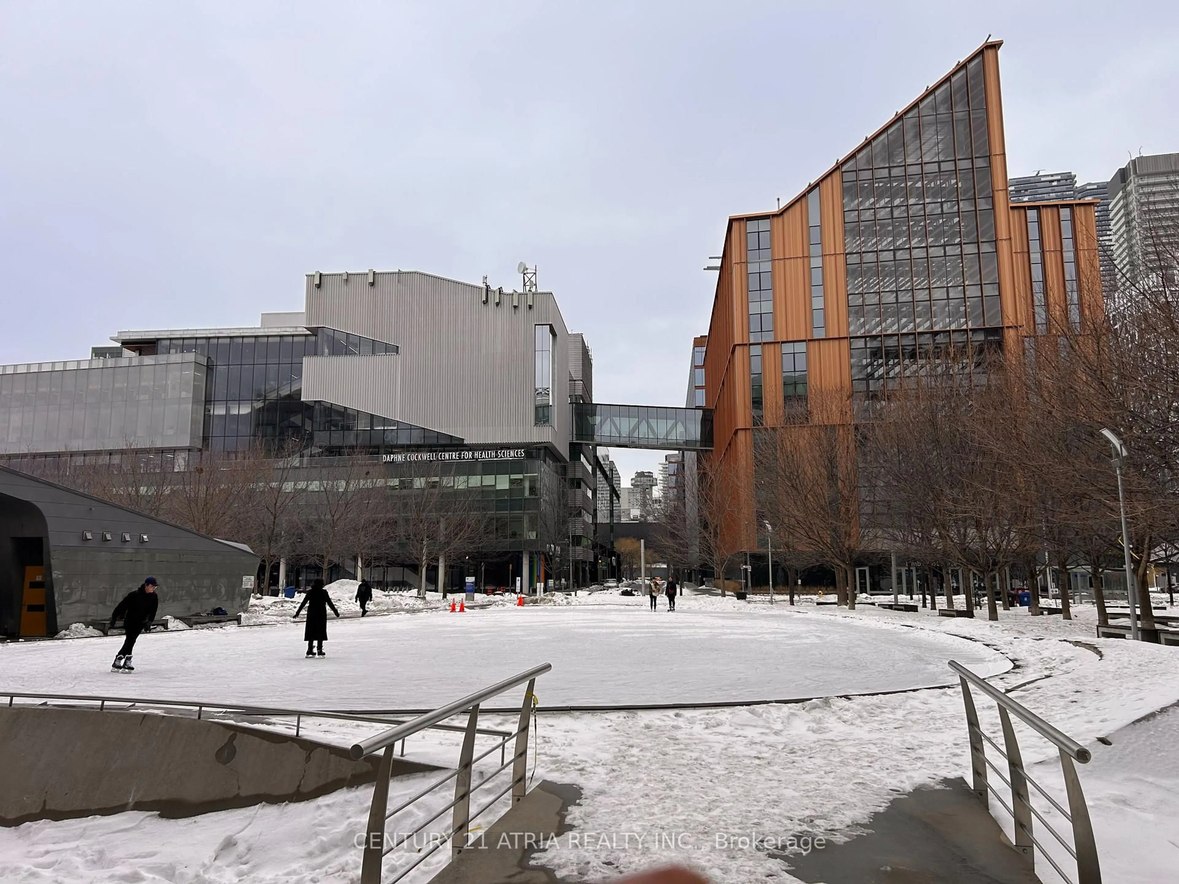 Blurry image for 15 Merchant's Wharf #605, Toronto Ontario M5A 0N8