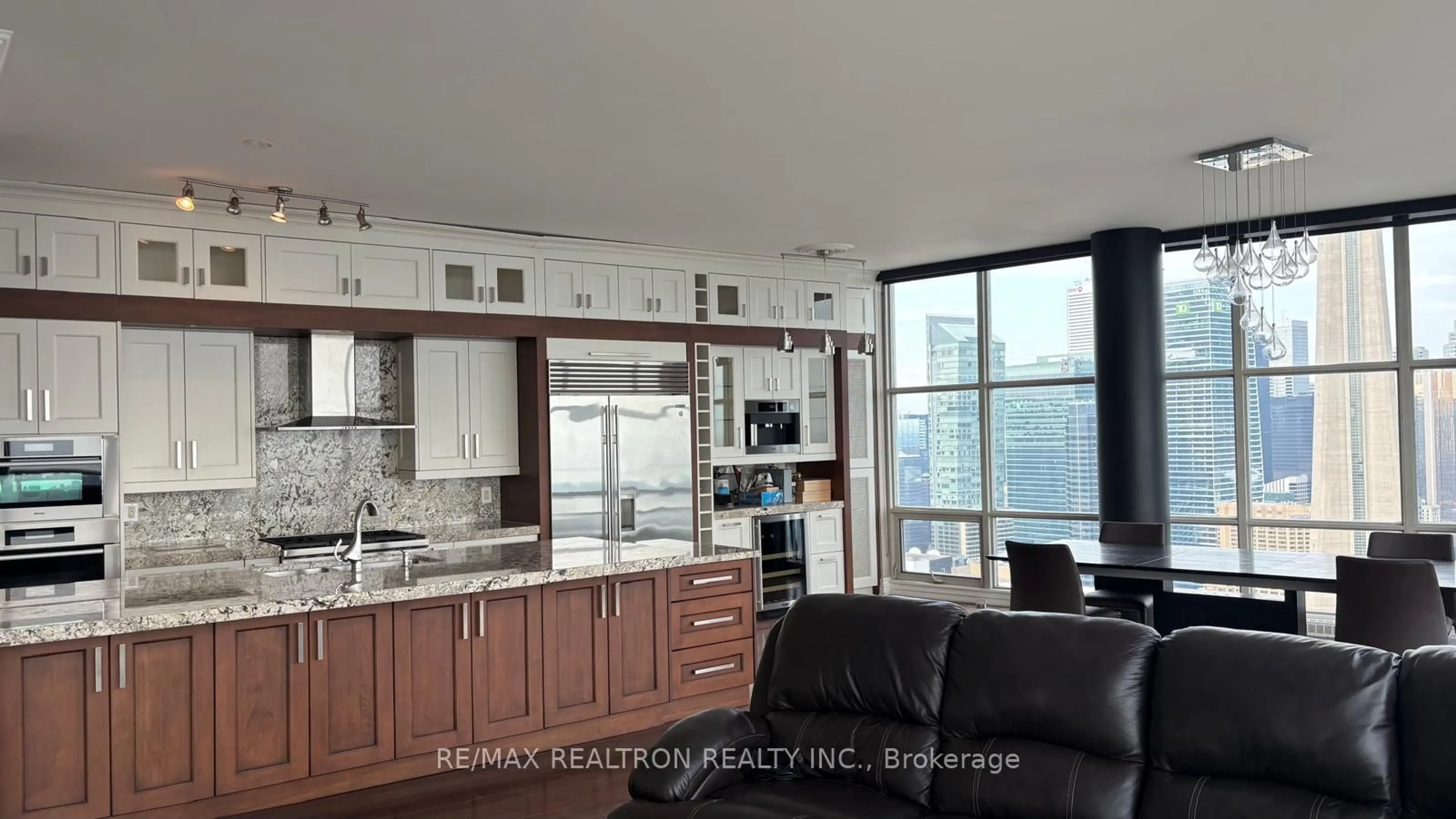 Open concept kitchen, unknown for 35 Mariner Terr #PH3, Toronto Ontario M5V 3V9