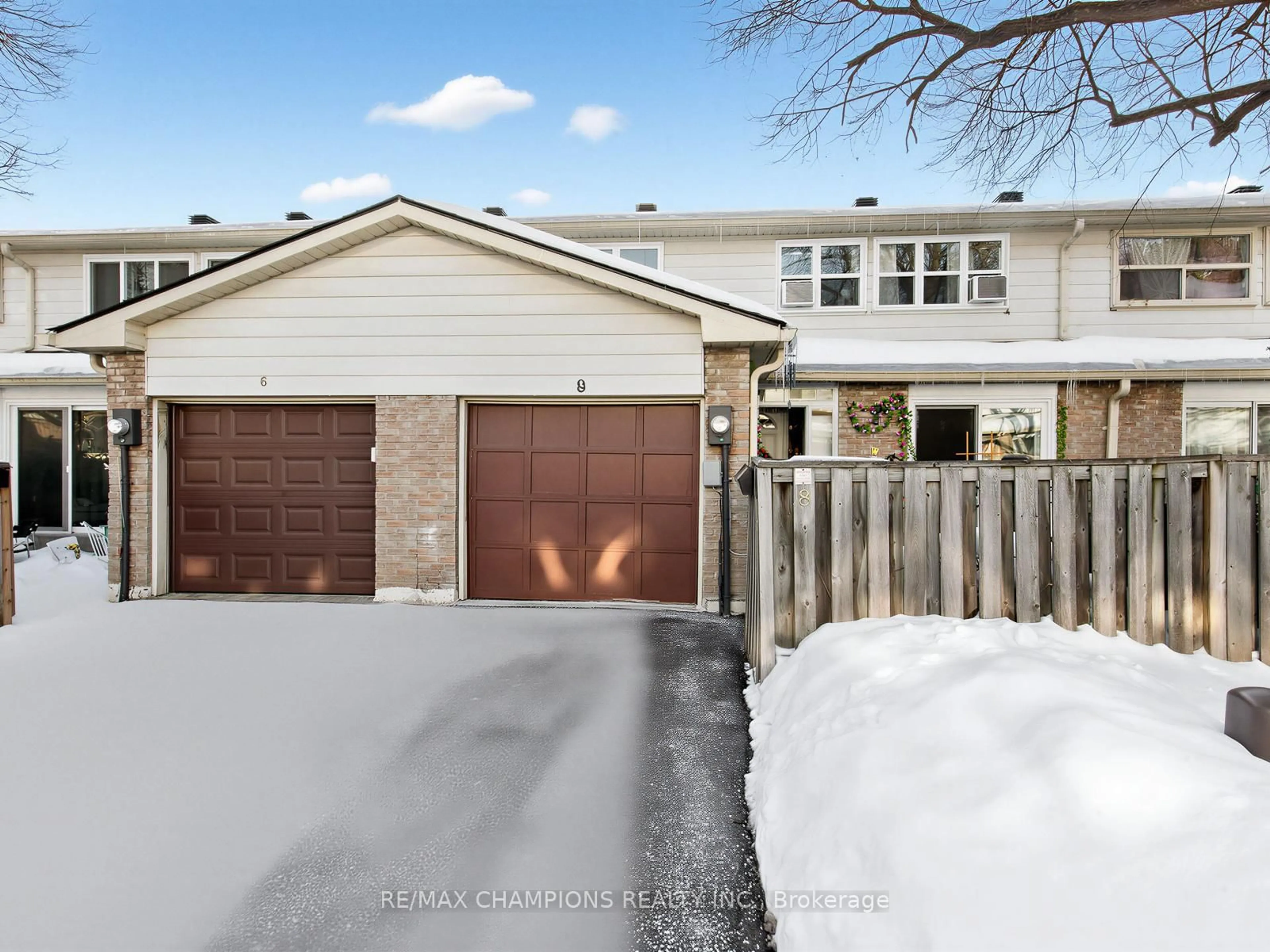 Unknown for 8 Cliff Fernway, Toronto Ontario M2J 4L7