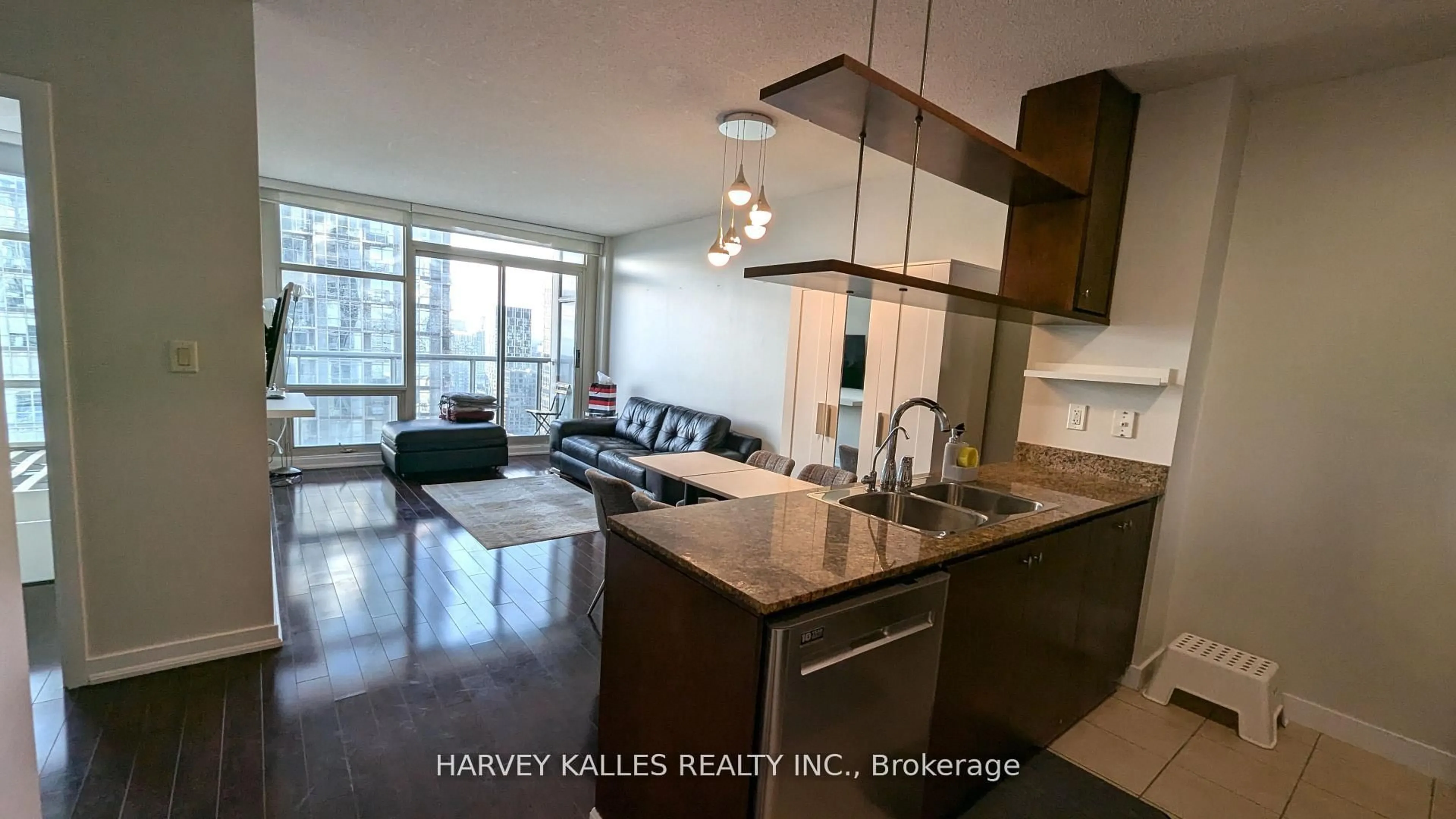 Open concept kitchen, unknown for 35 Mariner Terr #4001, Toronto Ontario M5V 3V9