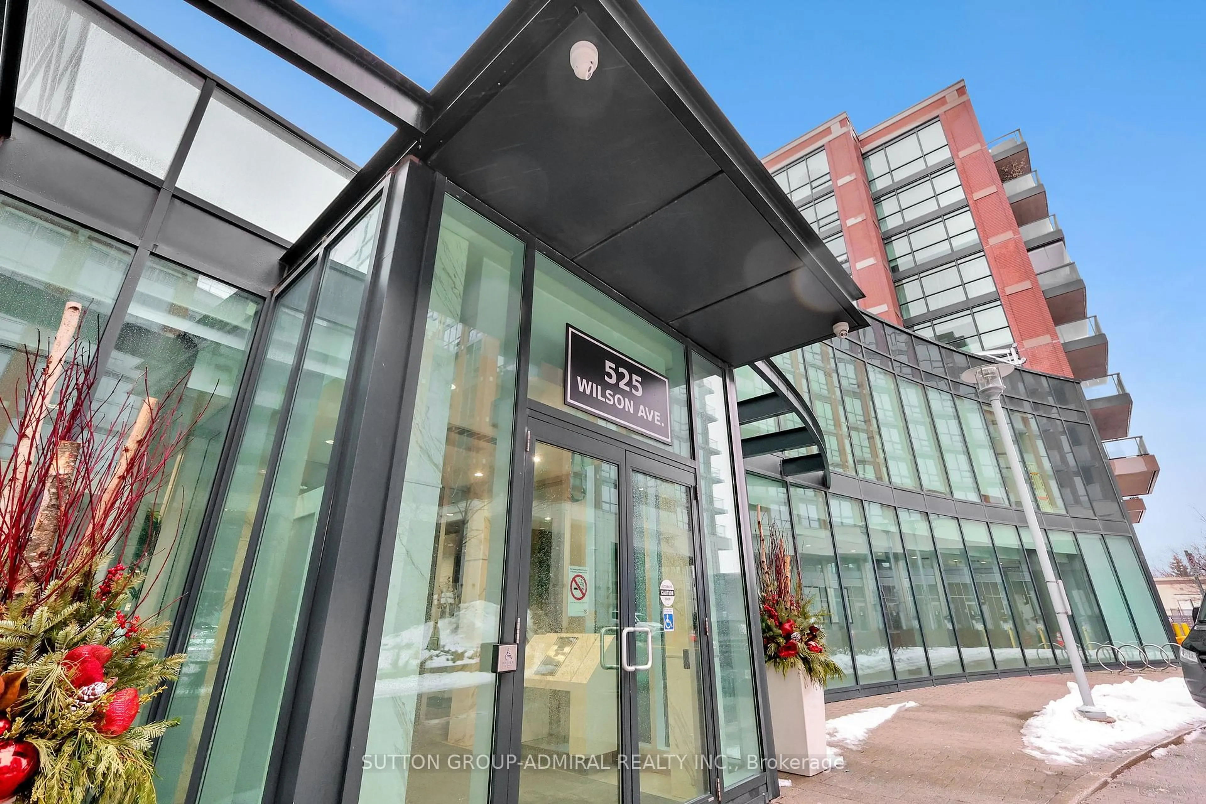Indoor foyer for 525 Wilson Ave #557, Toronto Ontario M3H 0A7