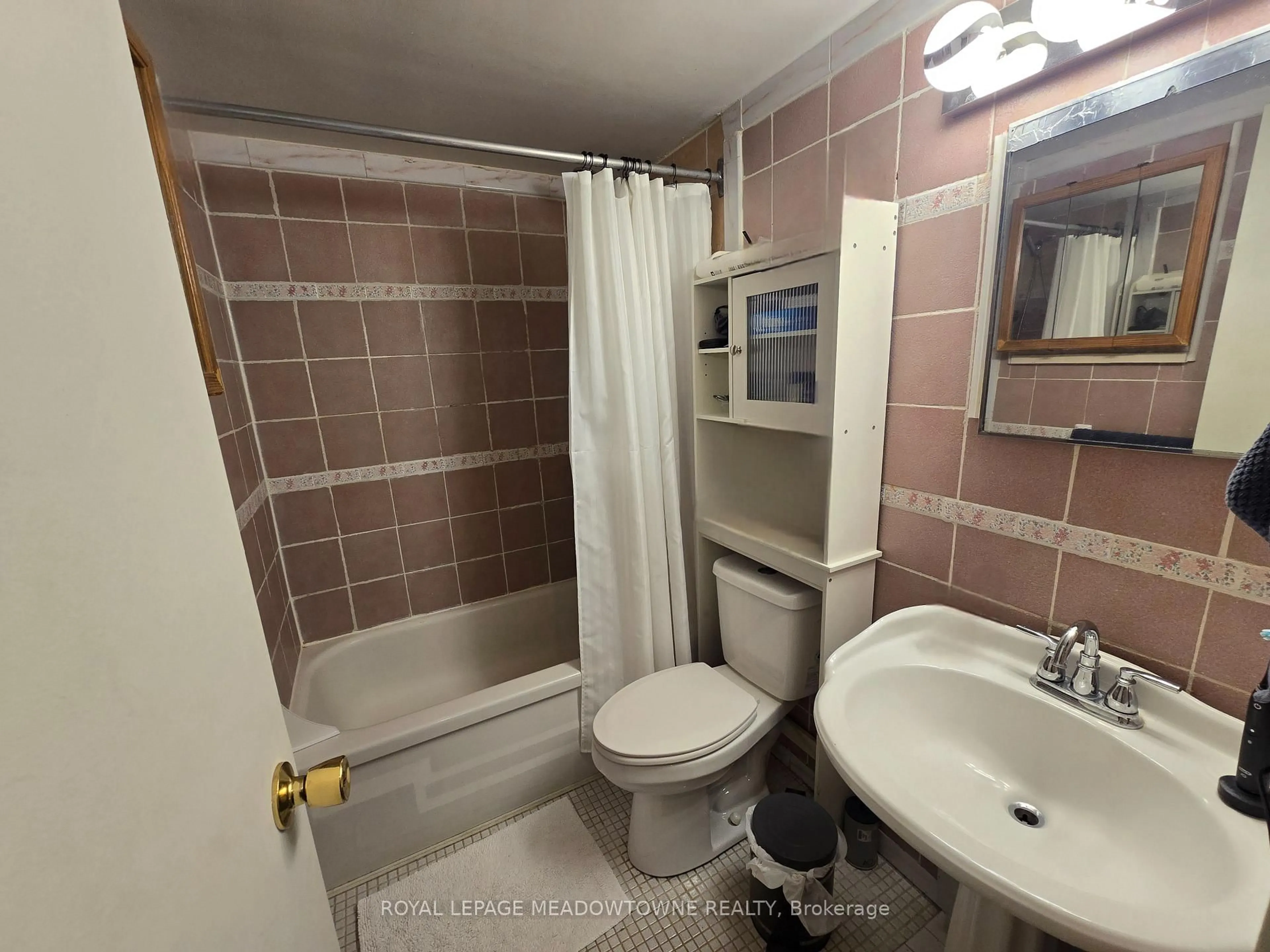 Standard bathroom, ceramic/tile floor for 40 Homewood Ave #103, Toronto Ontario M4Y 2K2