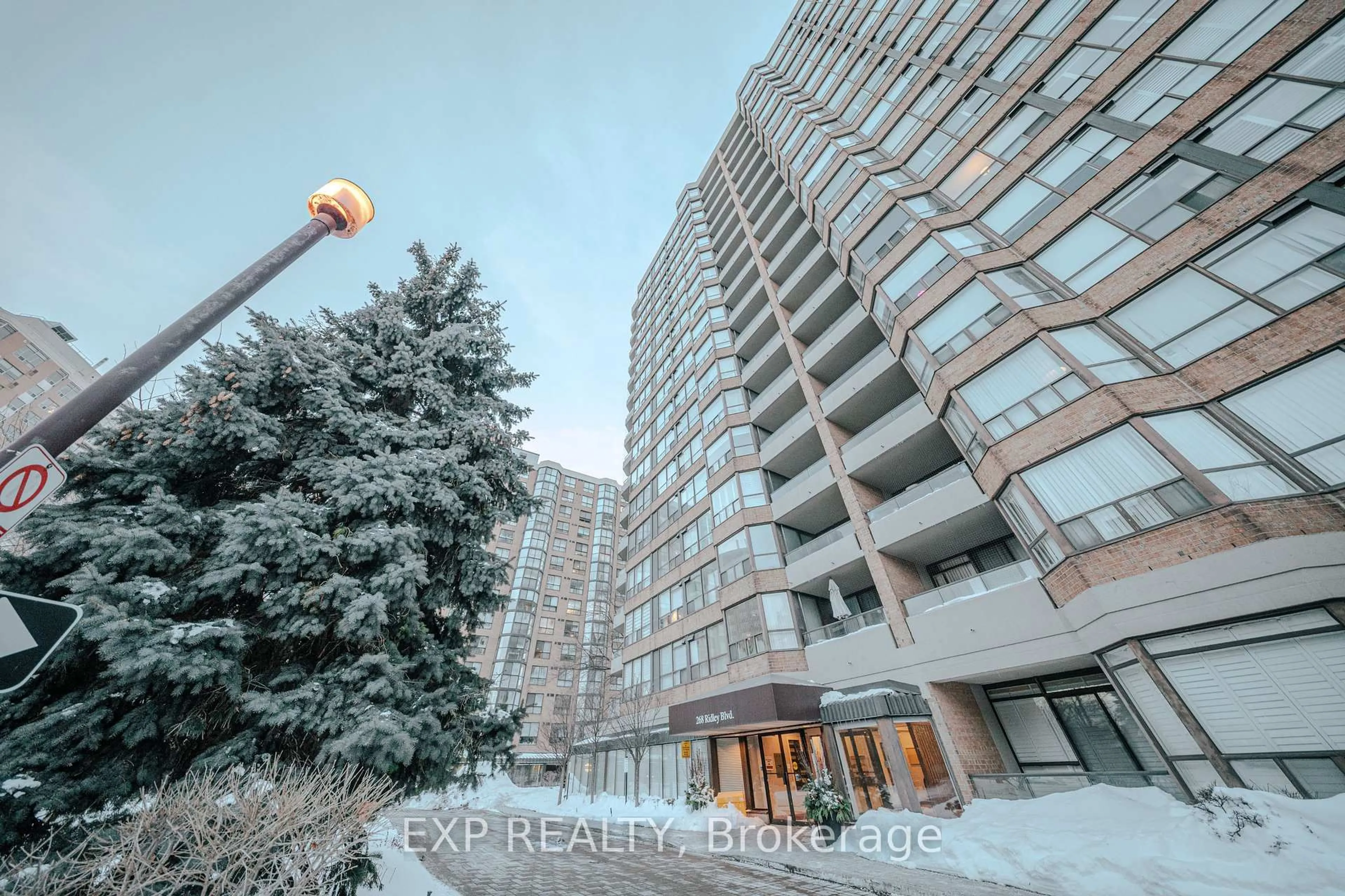 Unknown for 268 Ridley Blvd #310, Toronto Ontario M5M 4N3