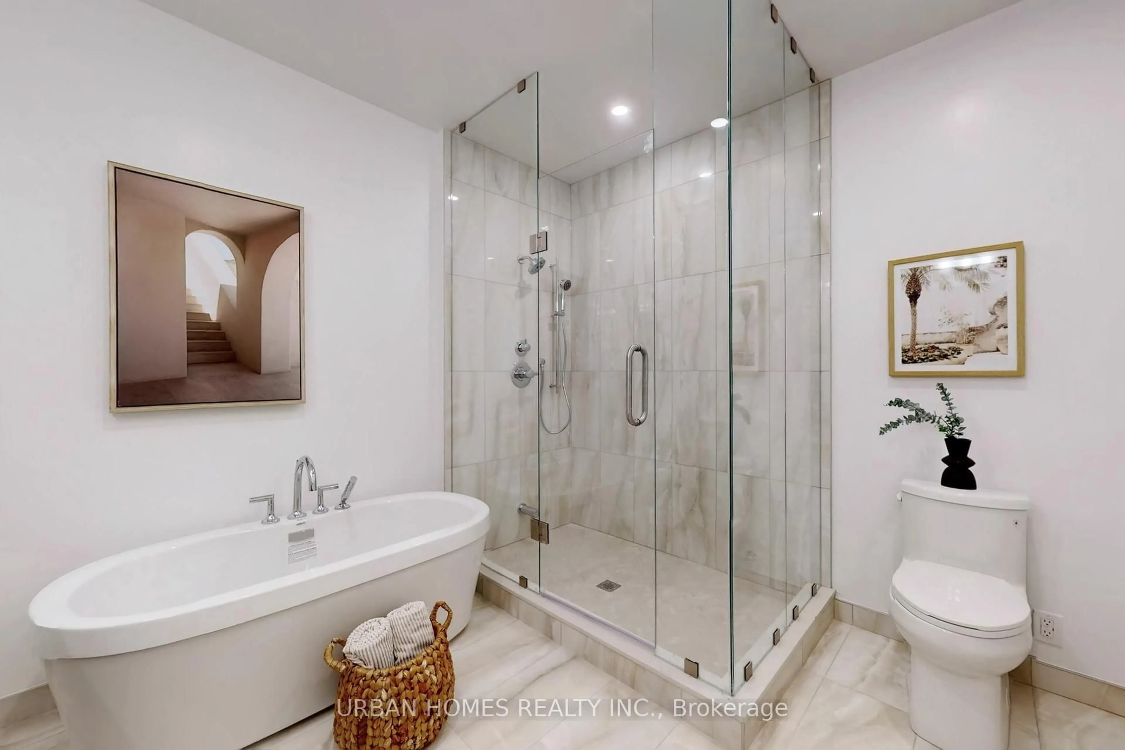 Contemporary bathroom, ceramic/tile floor for 65 Broadway Ave #3603, Toronto Ontario M4P 1T9