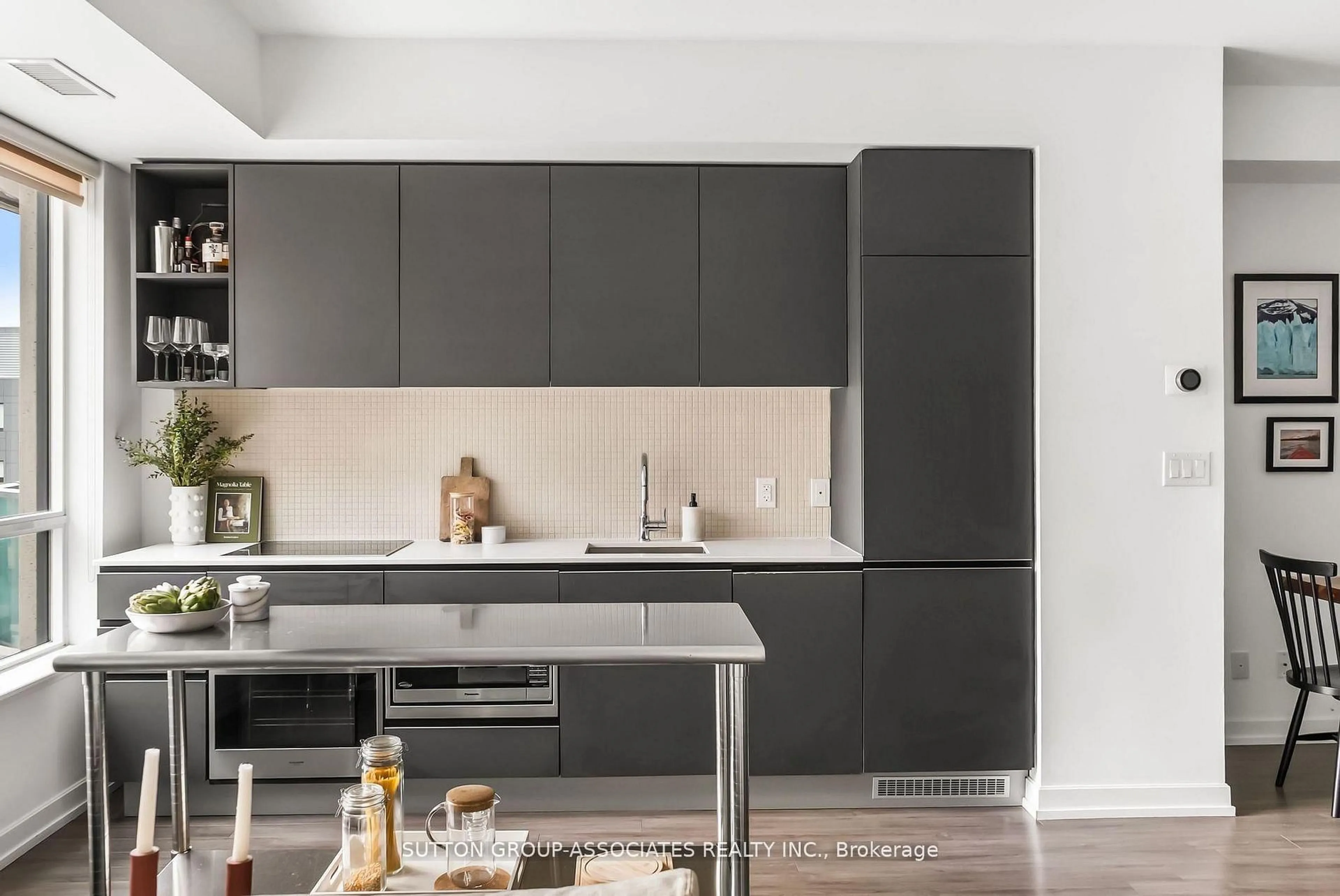 Contemporary kitchen, unknown for 377 Madison Ave #502, Toronto Ontario M4V 3E1