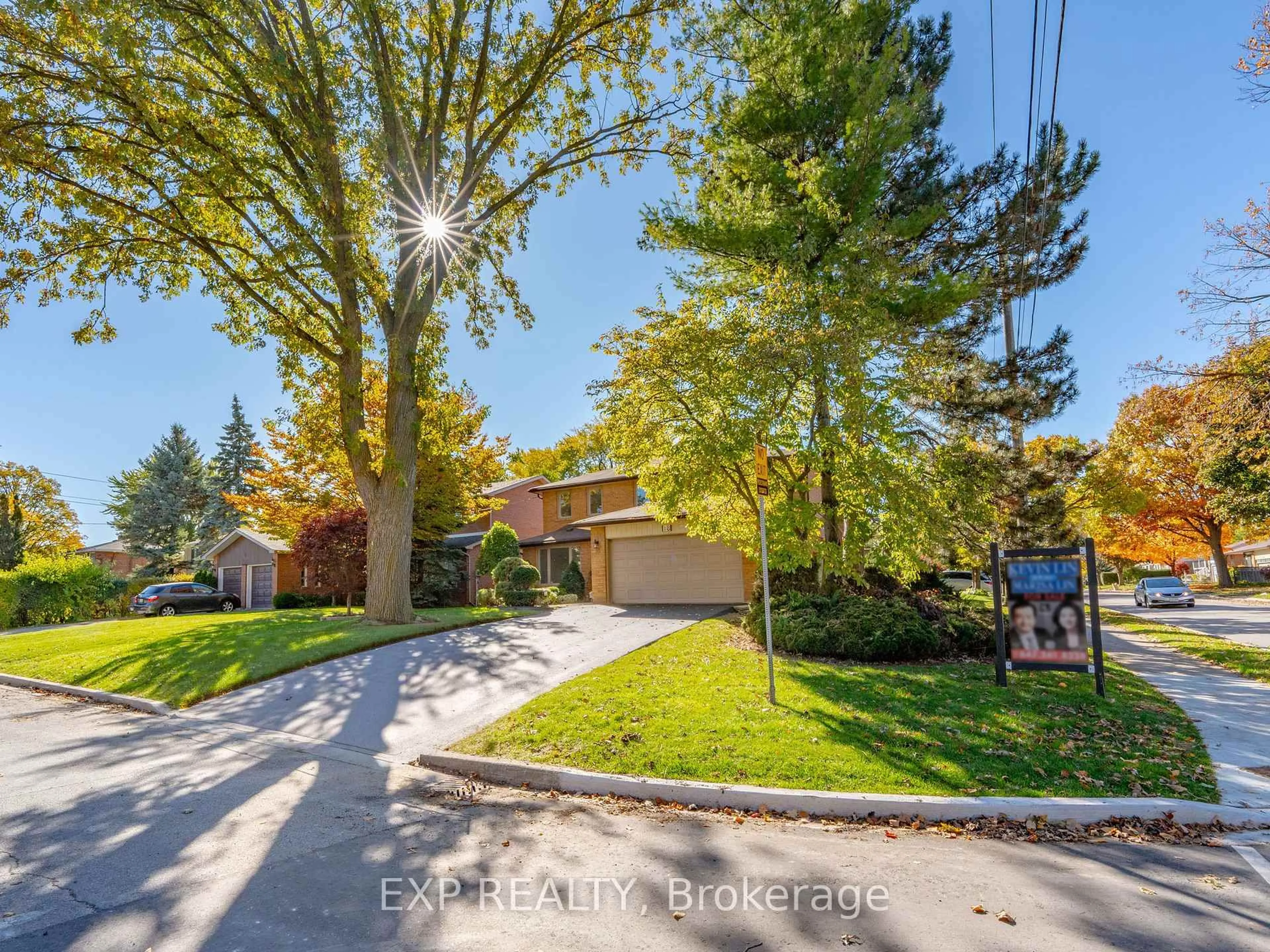A pic from outside/outdoor area/front of a property/back of a property/a pic from drone, street for 18 Whitman St, Toronto Ontario M2M 3H8