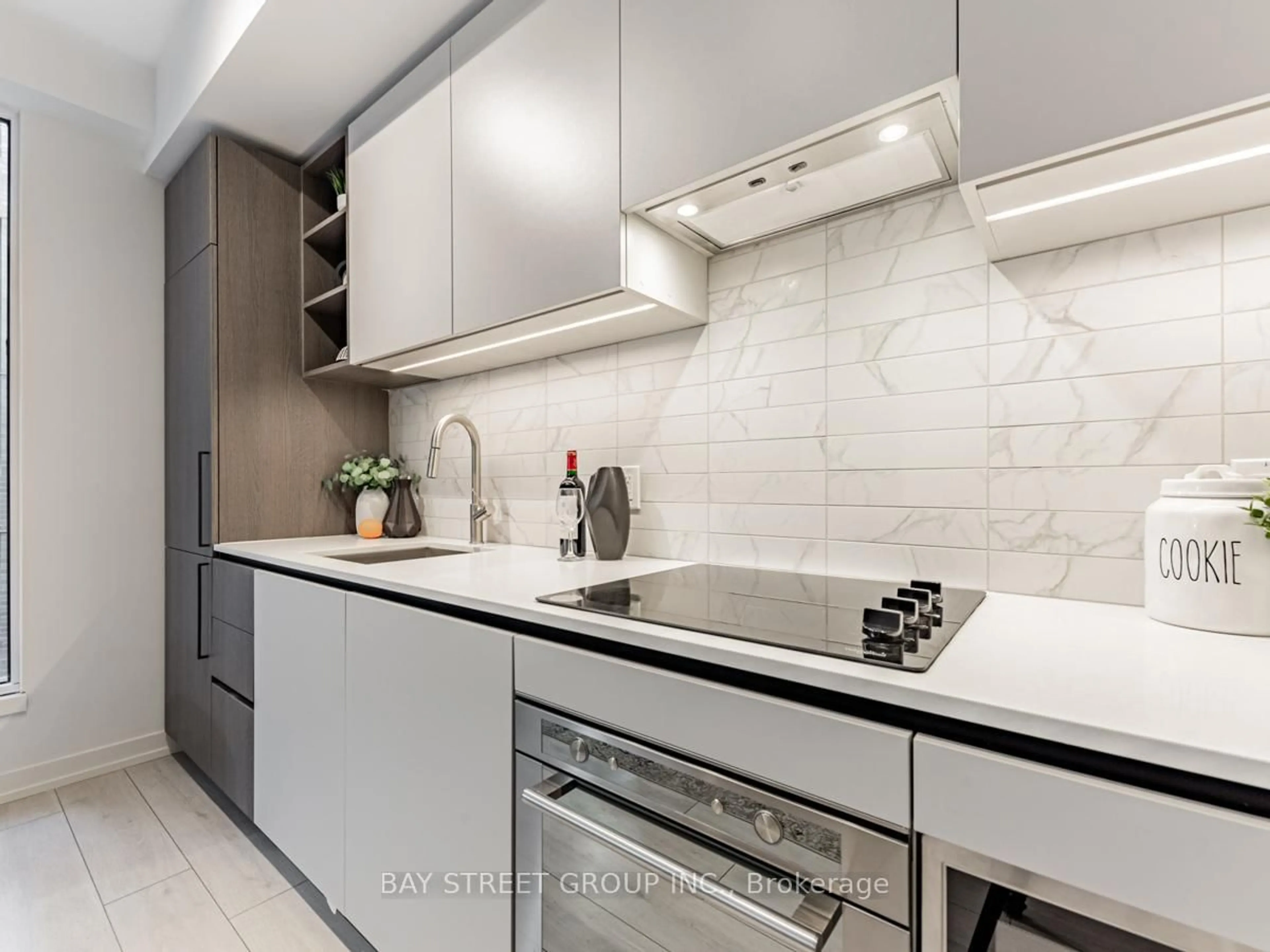 Contemporary kitchen, ceramic/tile floor for 55 Mercer St #312, Toronto Ontario M5V 0W4