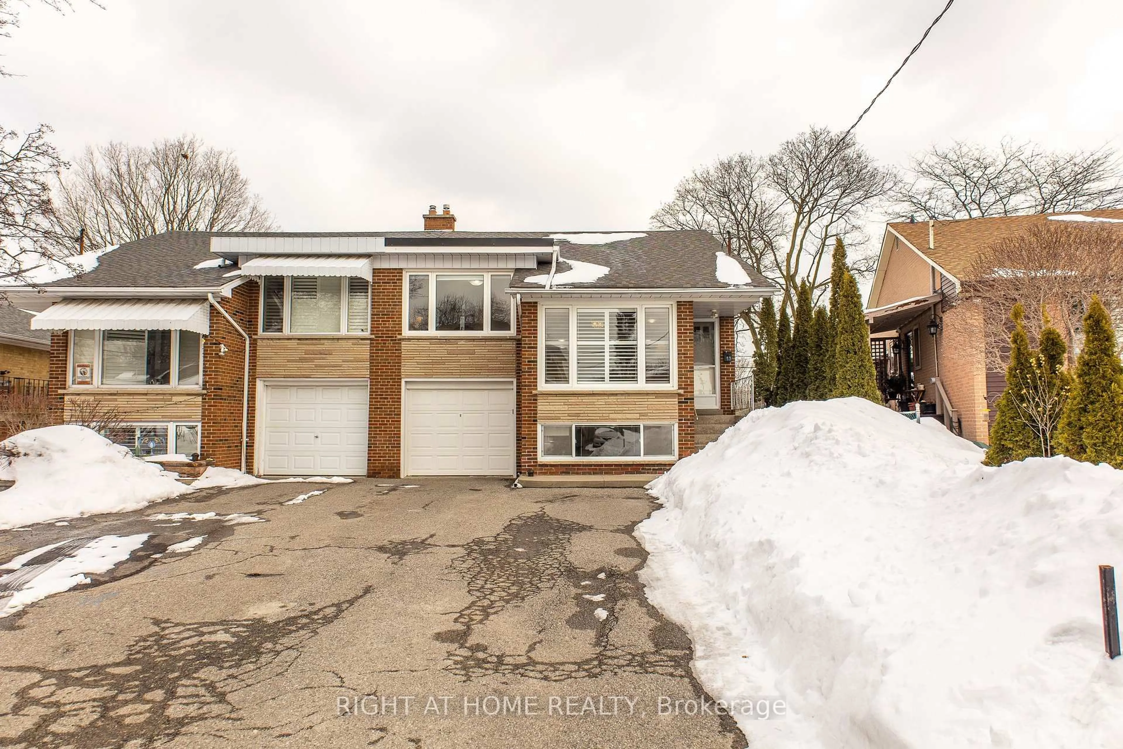 Home with brick exterior material, street for 19 Niantic Cres, Toronto Ontario M3A 2H6