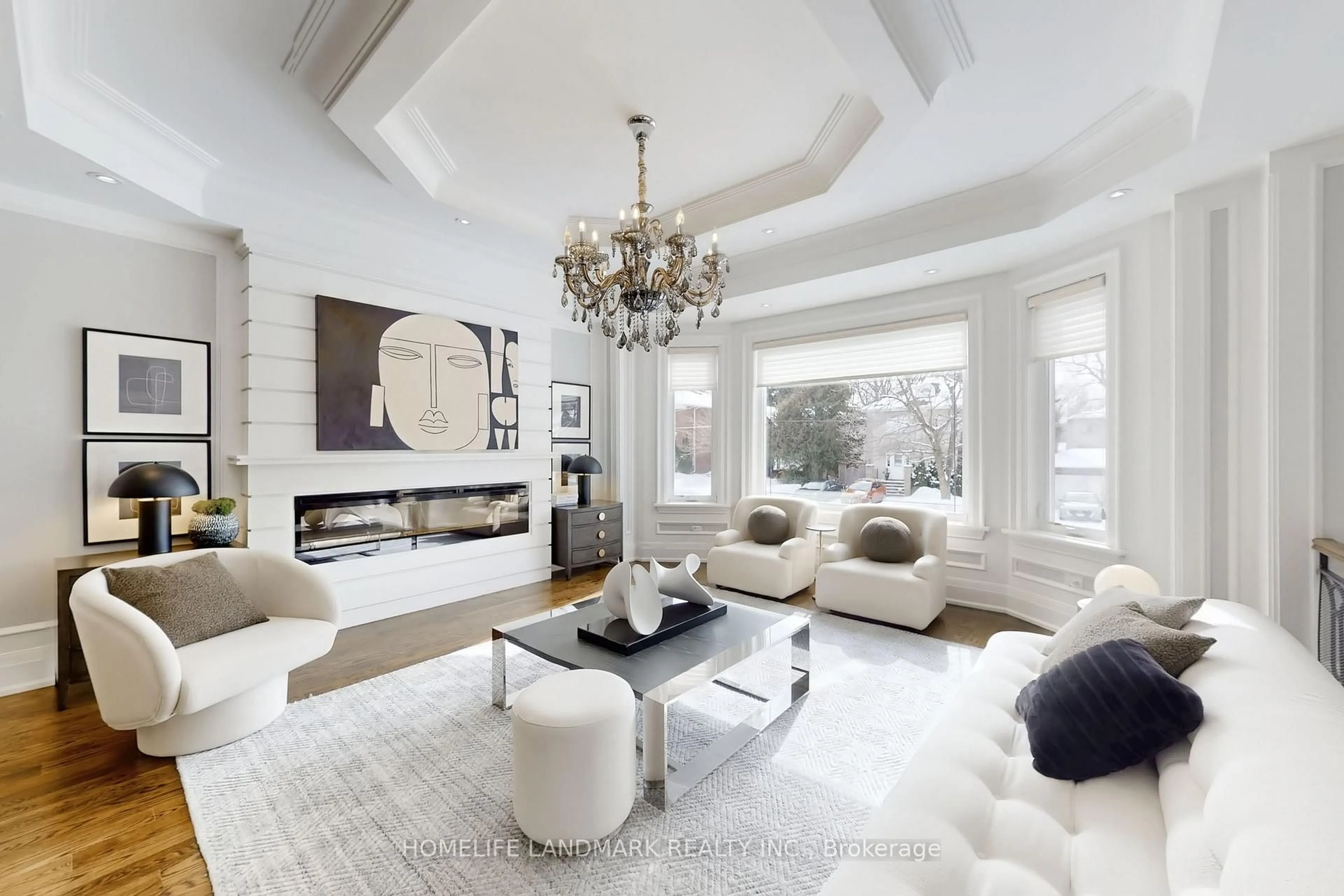 Living room with furniture, unknown for 122 Parkview Ave, Toronto Ontario M2N 3Y5