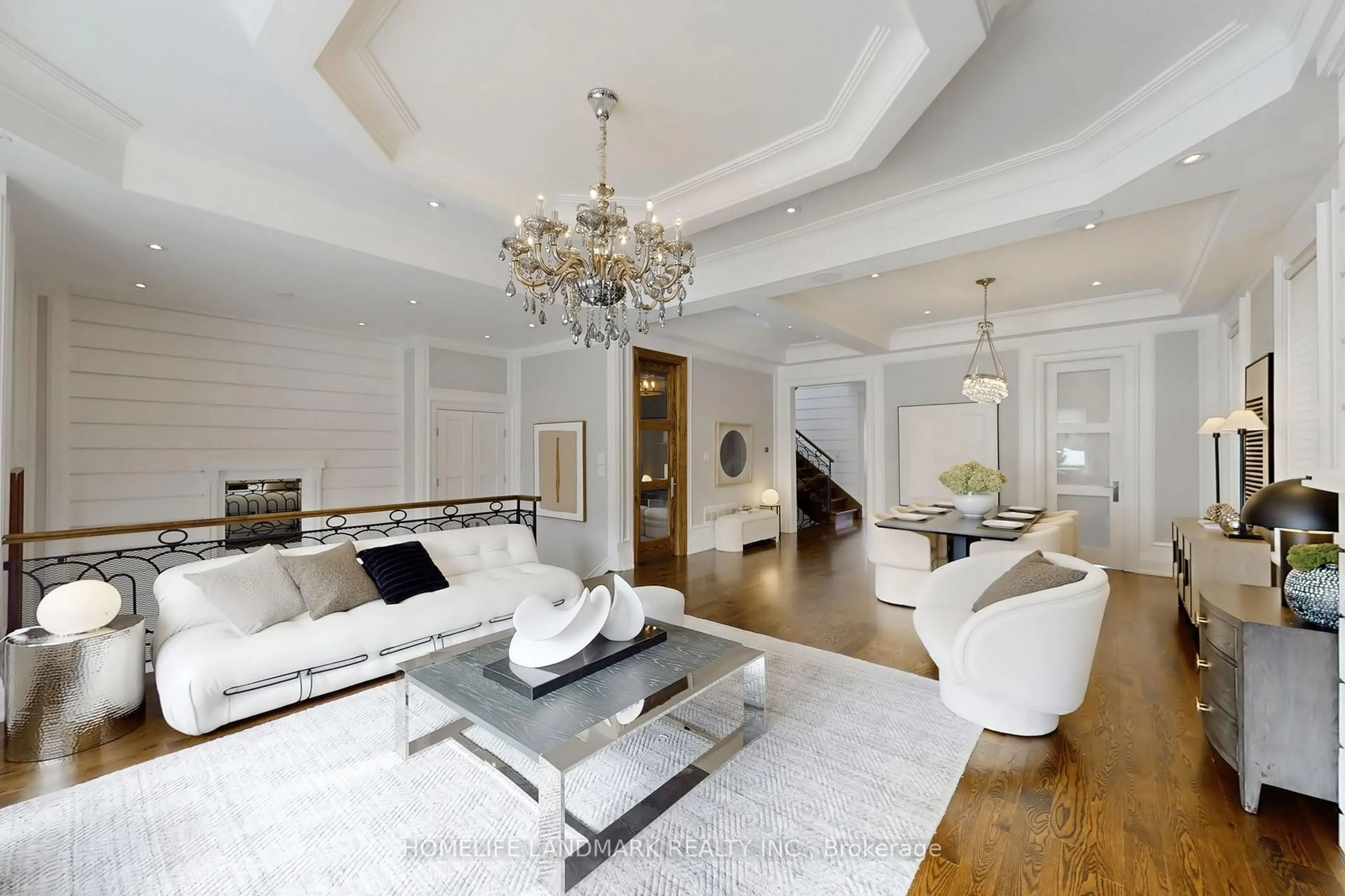 Living room with furniture, unknown for 122 Parkview Ave, Toronto Ontario M2N 3Y5