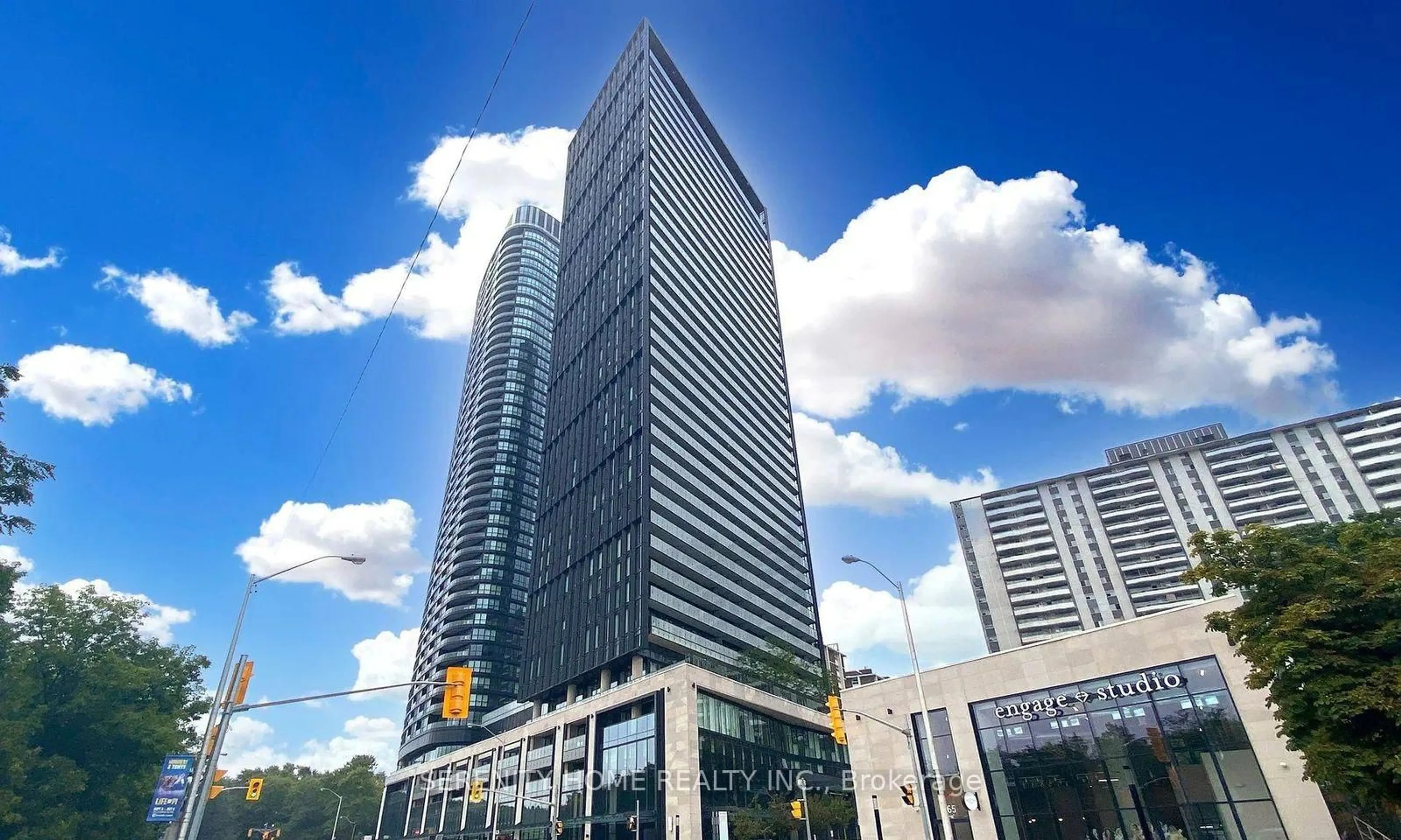 Indoor foyer for 575 Bloor St #908, Toronto Ontario M4W 0B2
