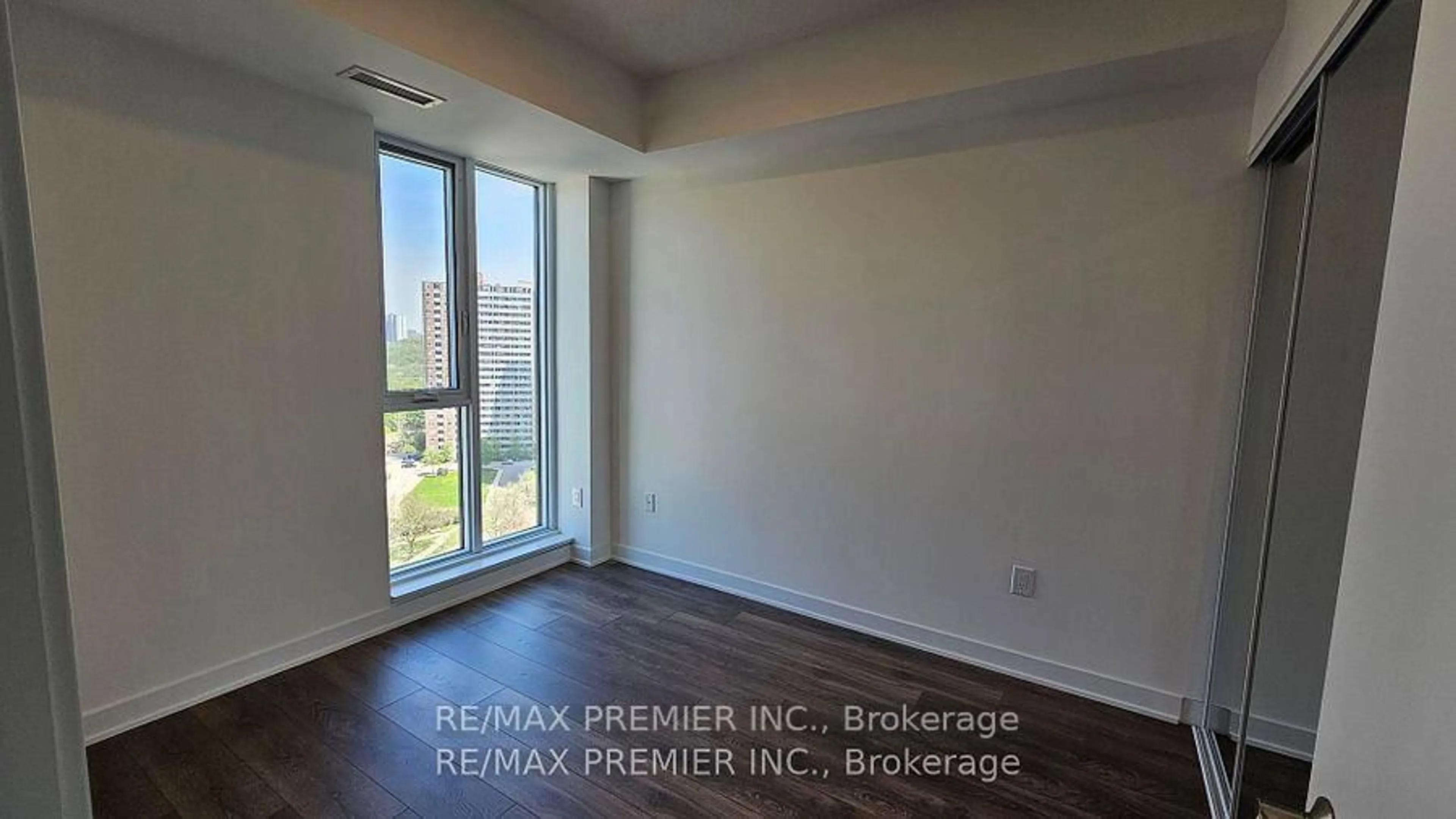A pic of a room for 130 River St #1309, Toronto Ontario M5A 0R8