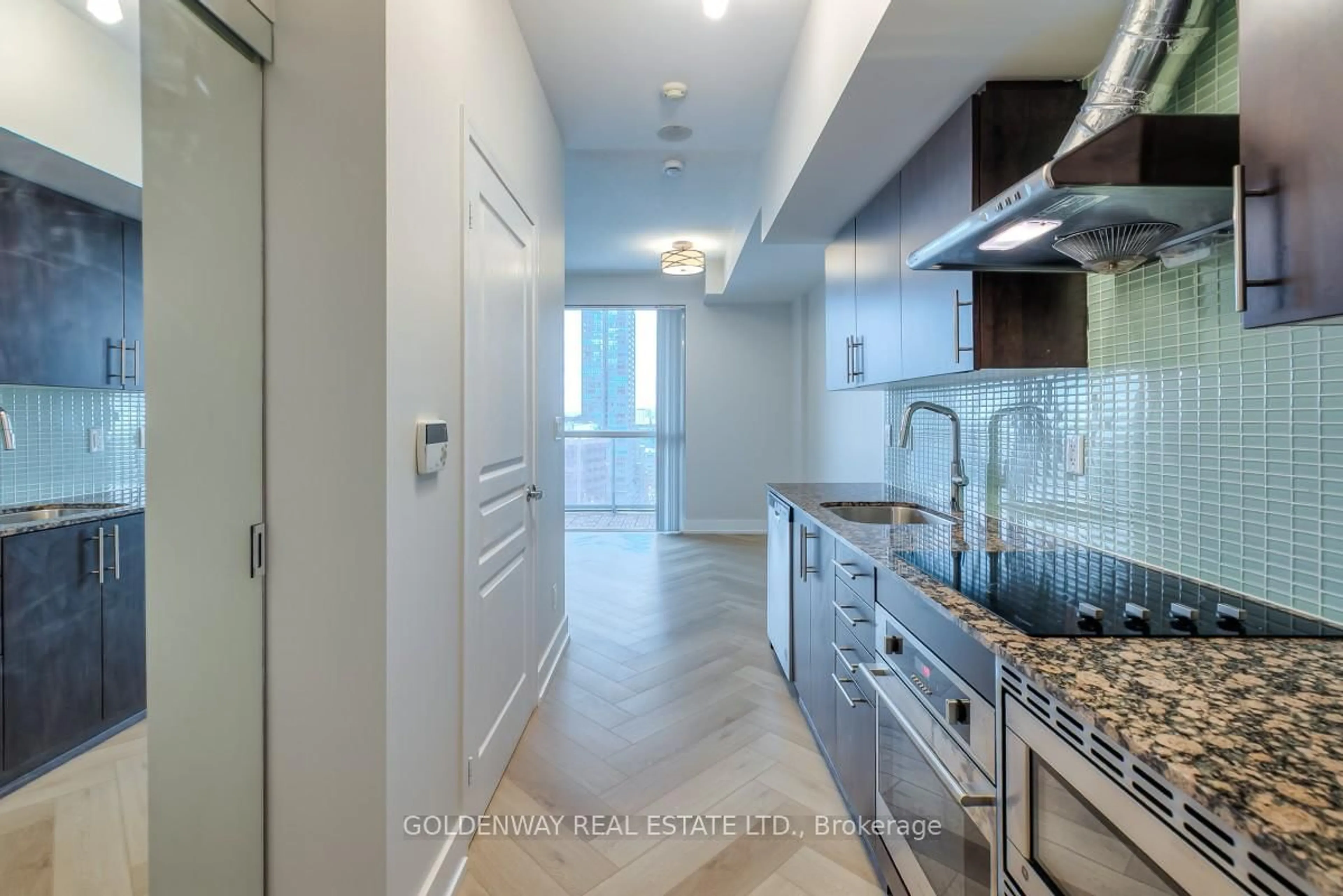 Unknown for 352 Front St #2009, Toronto Ontario M5V 0K3