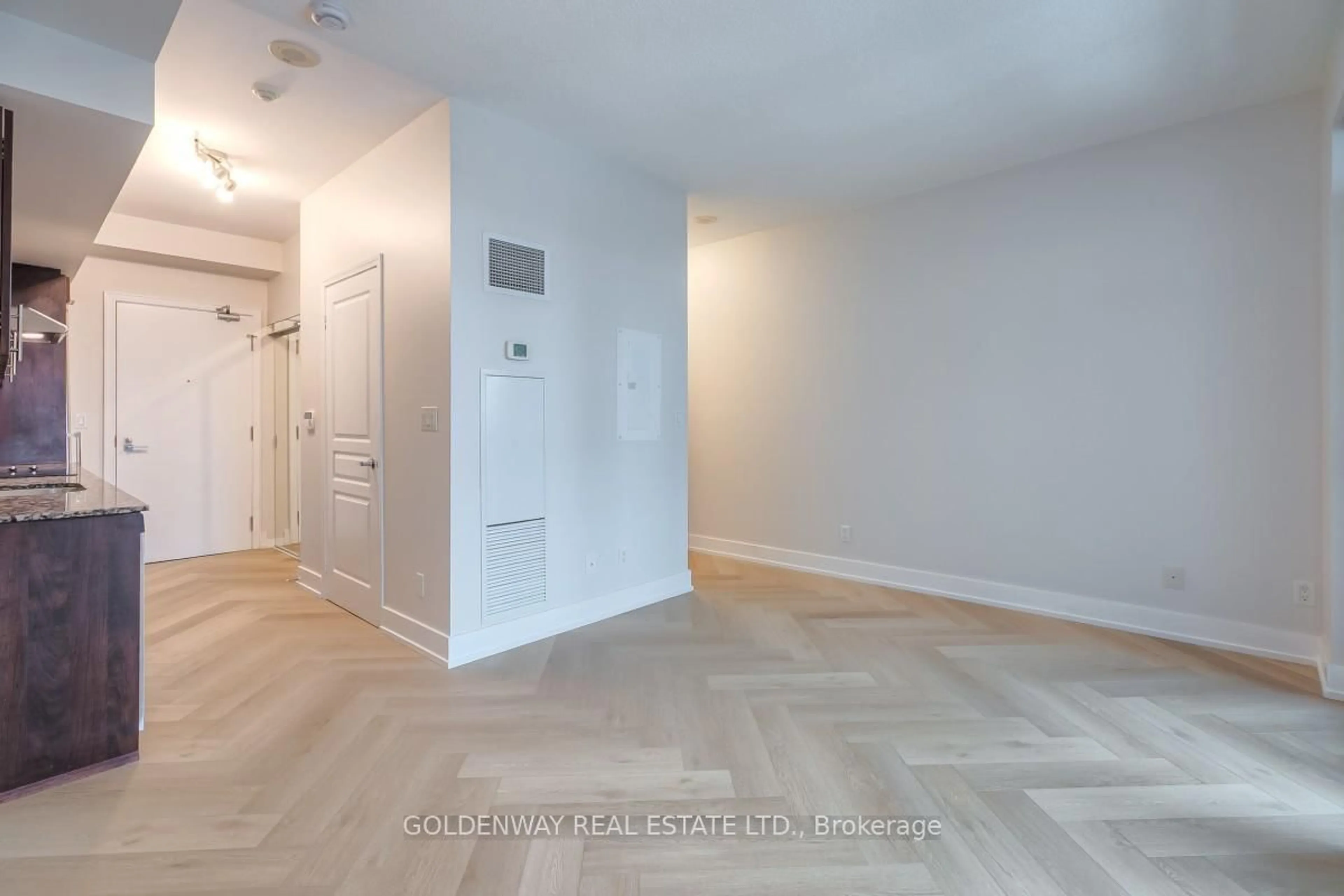 A pic of a room for 352 Front St #2009, Toronto Ontario M5V 0K3