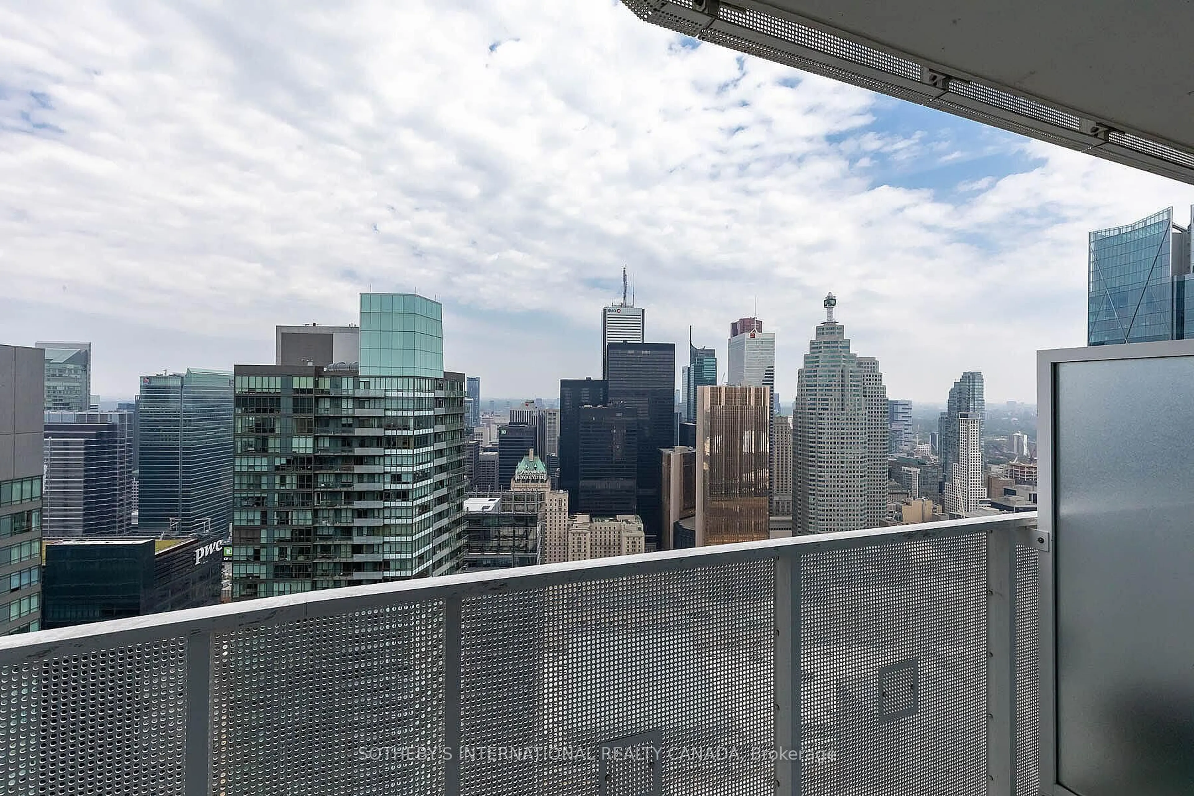 Unknown for 100 Harbour St #6003, Toronto Ontario M5J 2T5