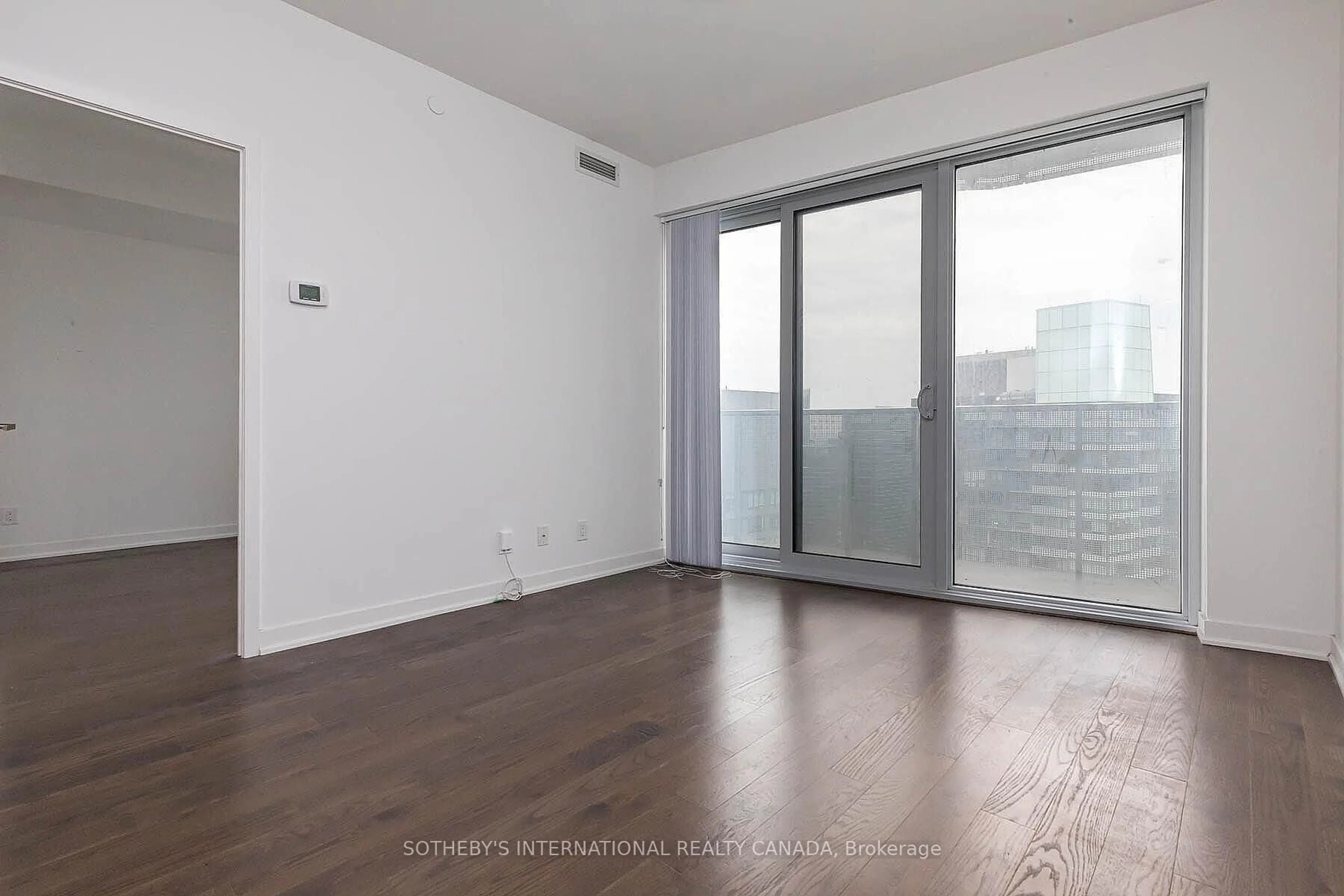 A pic of a room for 100 Harbour St #6003, Toronto Ontario M5J 2T5