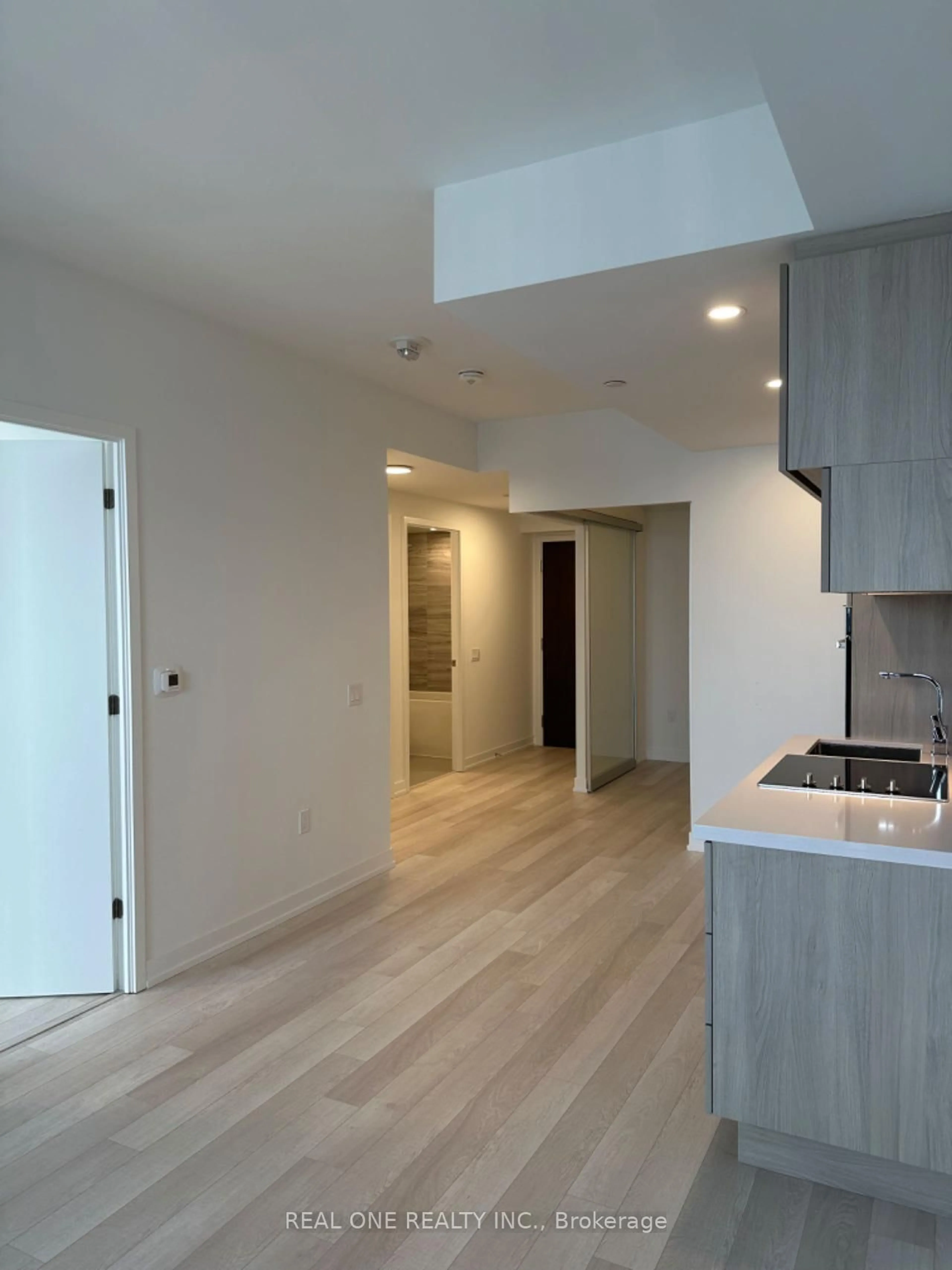 A pic of a room for 39 Roehampton Ave #4002, Toronto Ontario M4P 0G1