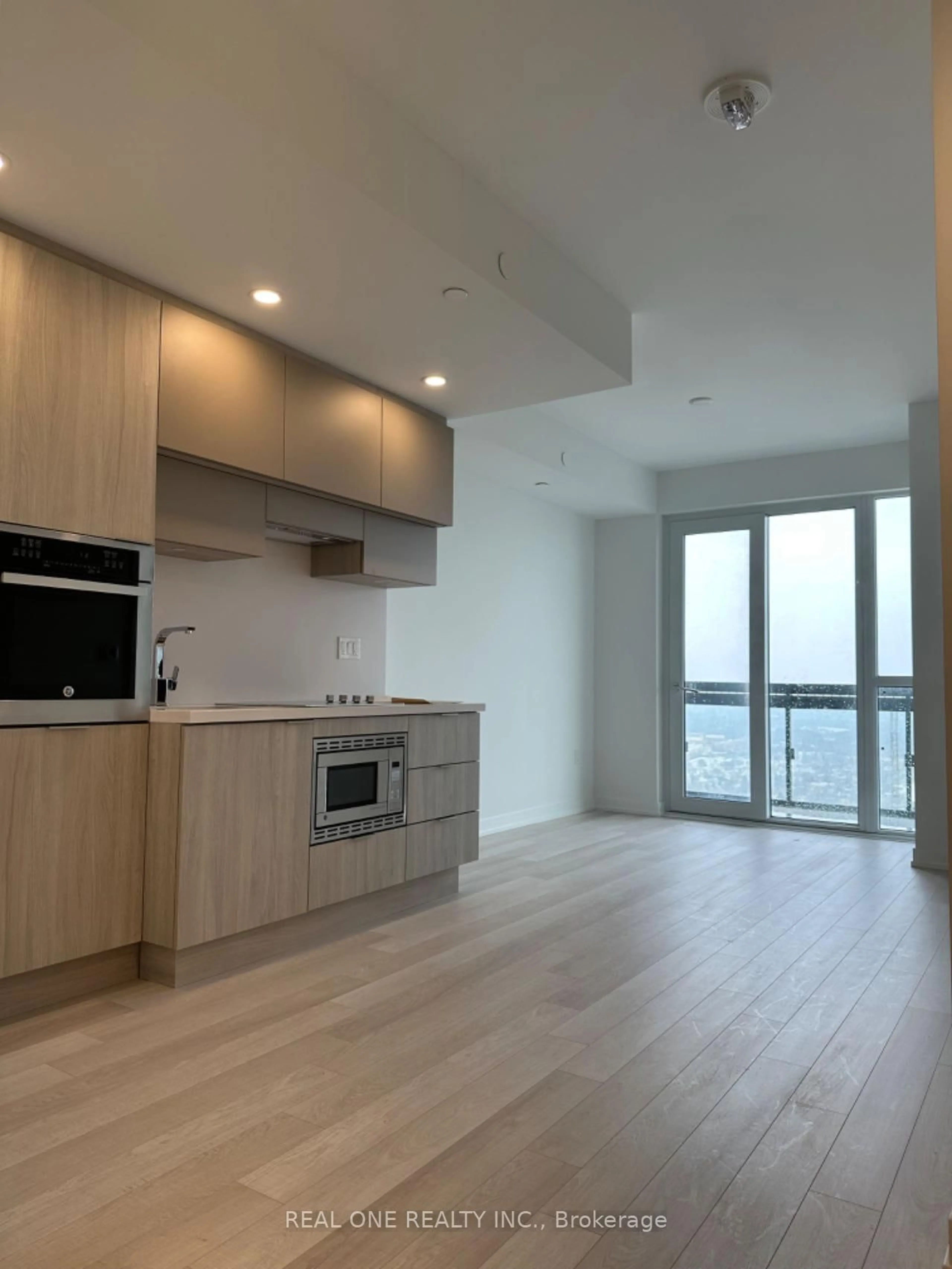 Unknown for 39 Roehampton Ave #4002, Toronto Ontario M4P 0G1