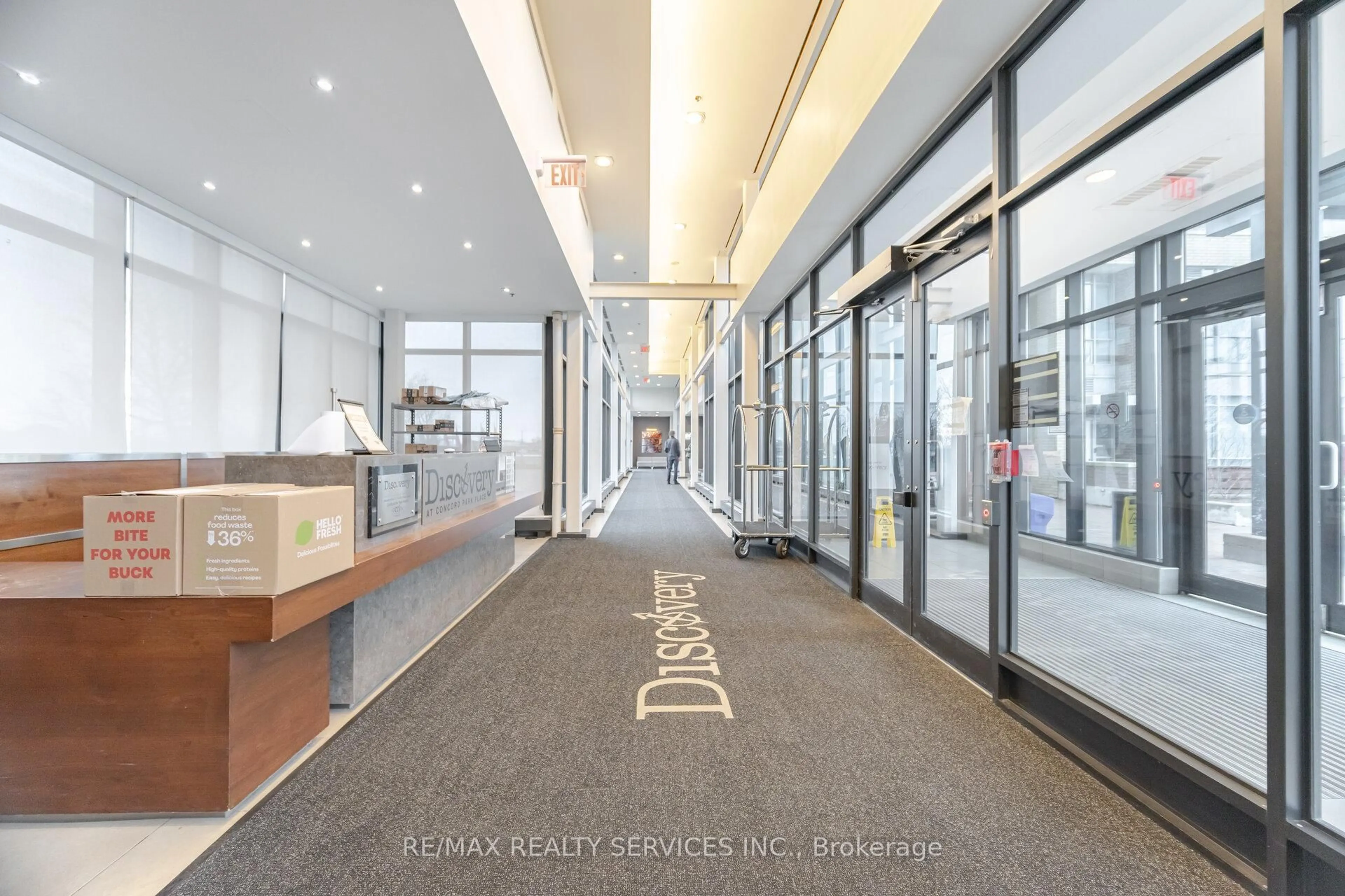 Indoor foyer for 29 Singer Crt #1910, Toronto Ontario M2K 0B3