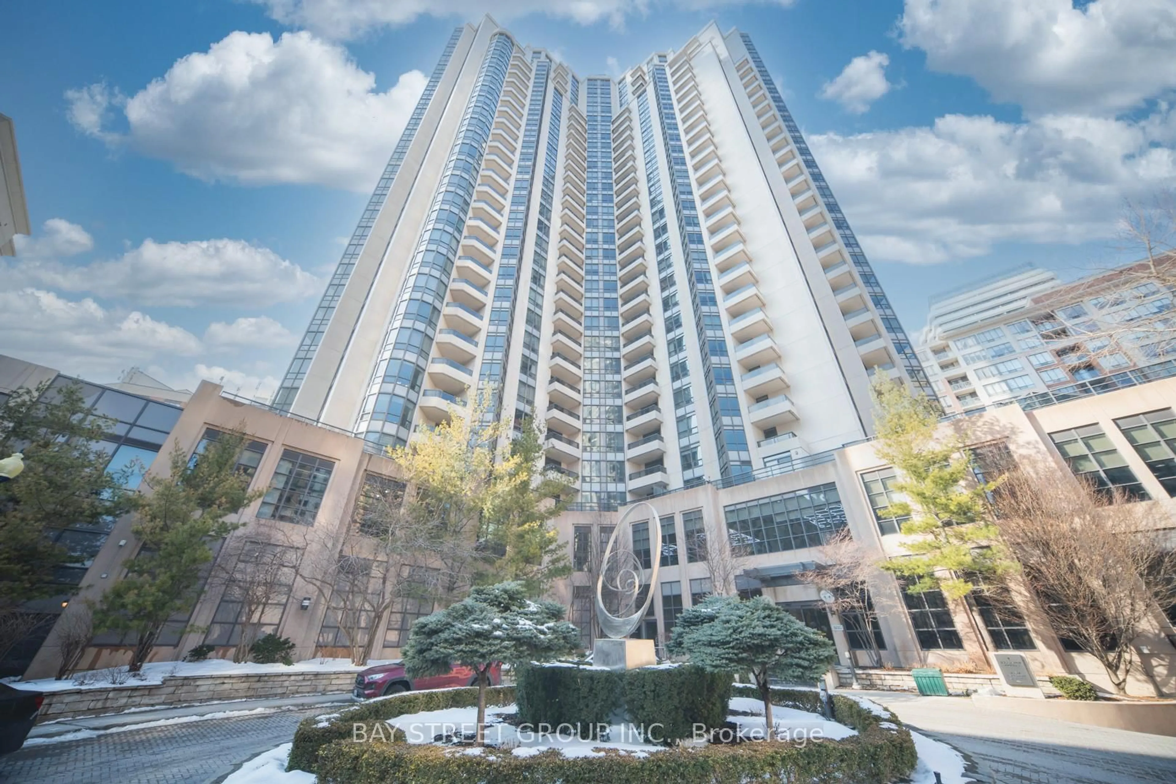 Indoor foyer for 500 Doris Ave #1723, Toronto Ontario M2N 0C1