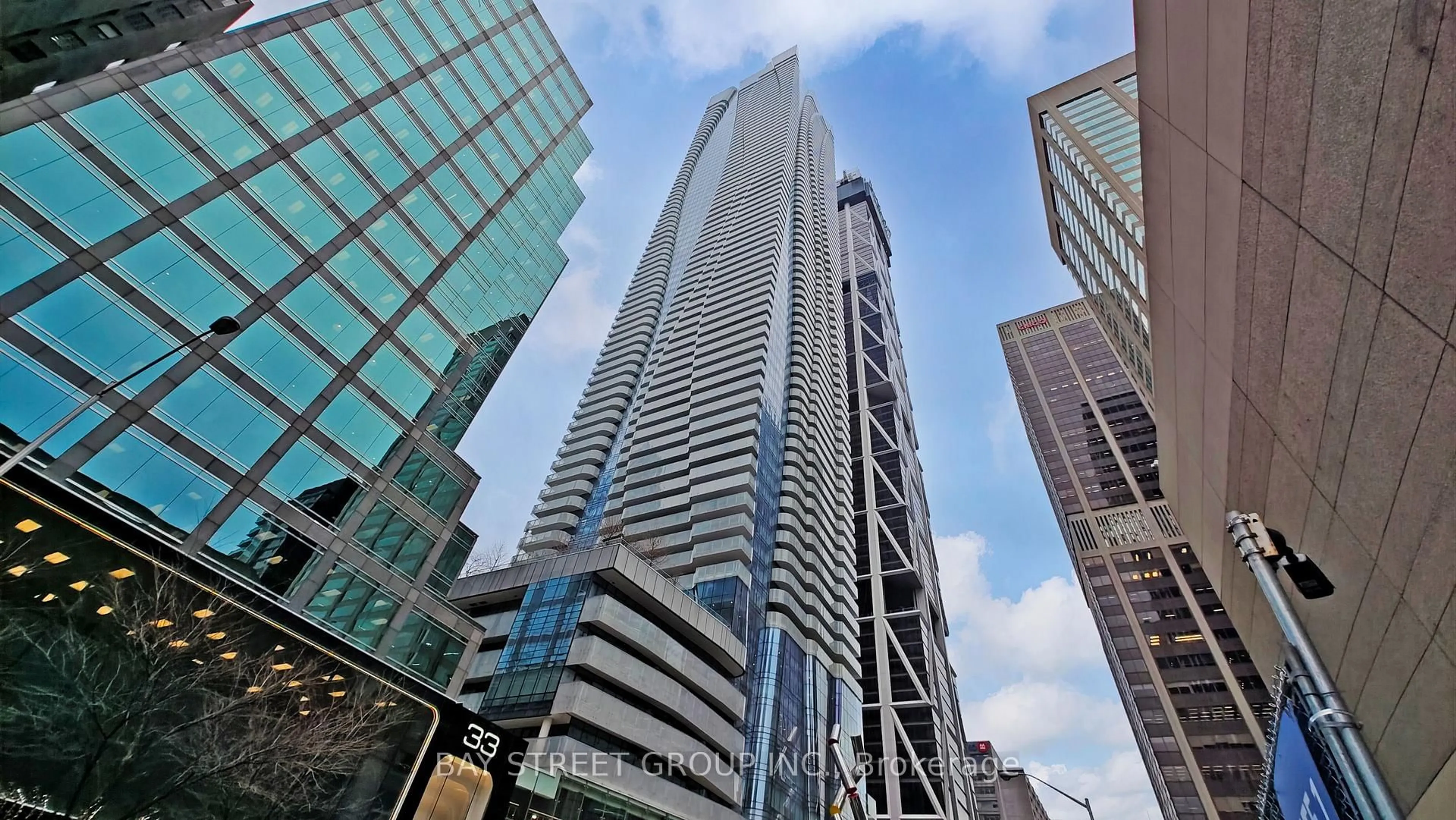 Indoor foyer for 1 Bloor St #1701, Toronto Ontario M4W 0A8