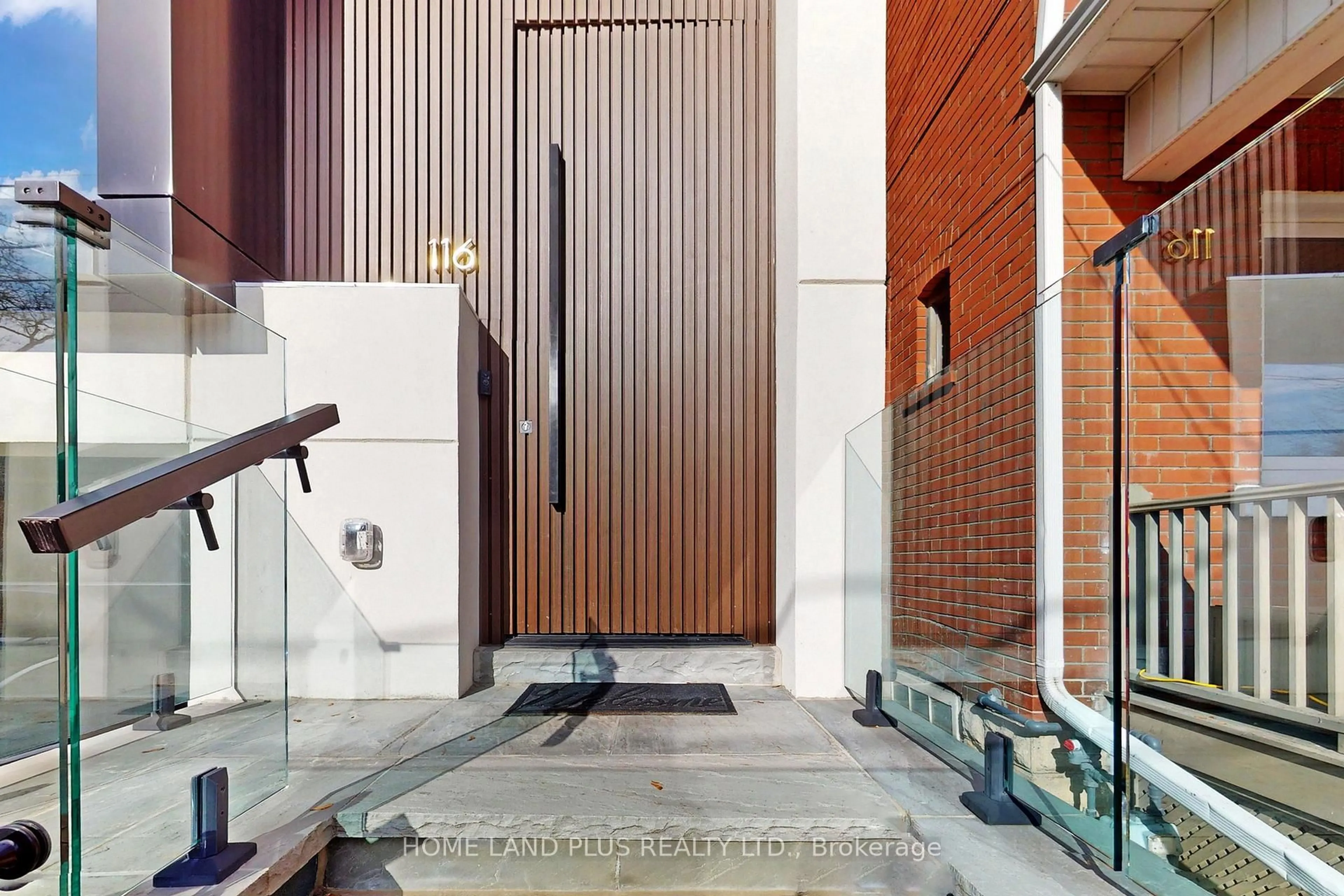 Indoor foyer for 116 Deloraine Ave, Toronto Ontario M5M 2A9