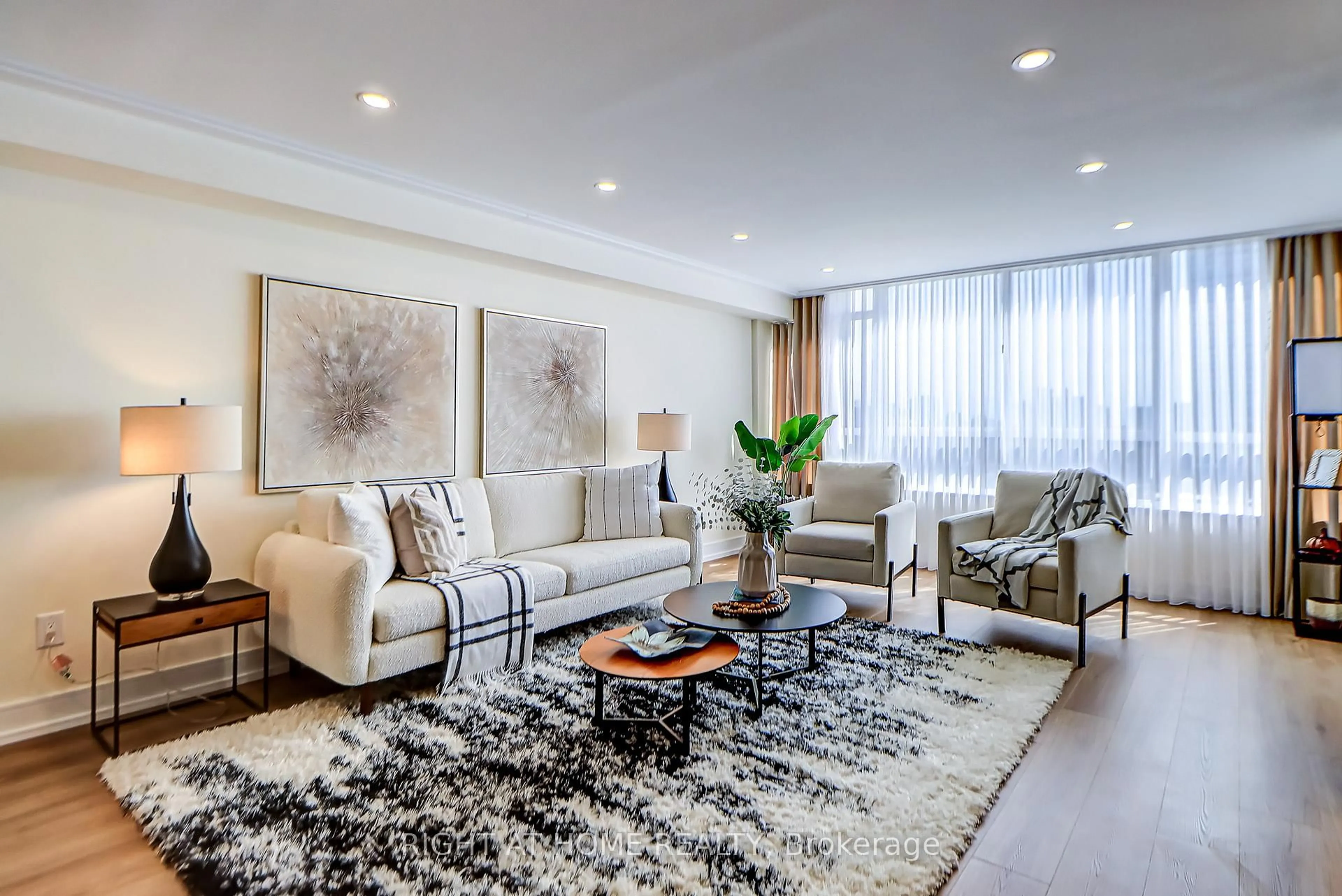 Living room with furniture, carpet floor for 130 Carlton St #1207, Toronto Ontario M5A 4K3