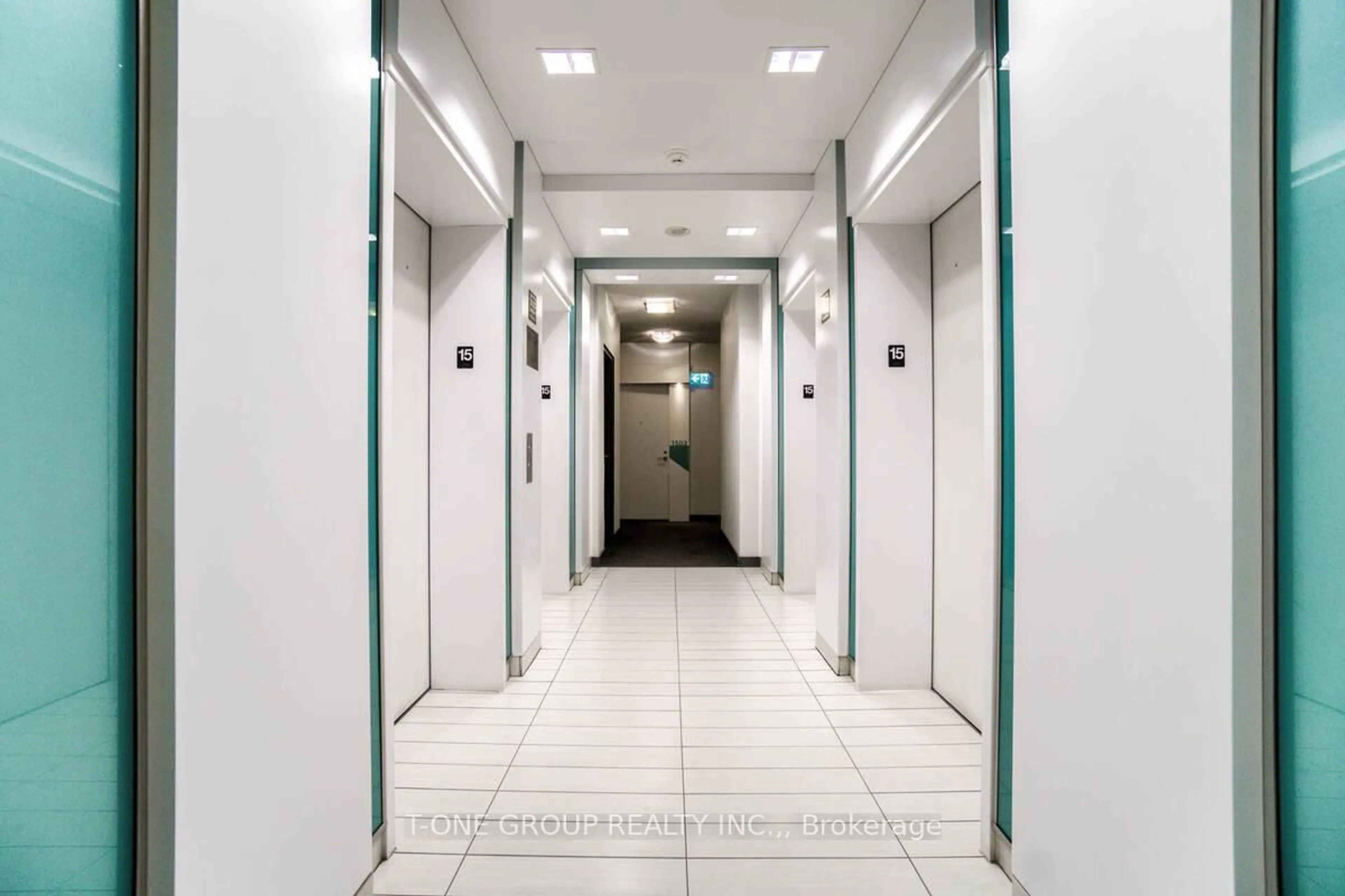 Indoor foyer for 352 Front St, Toronto Ontario M5V 0K3