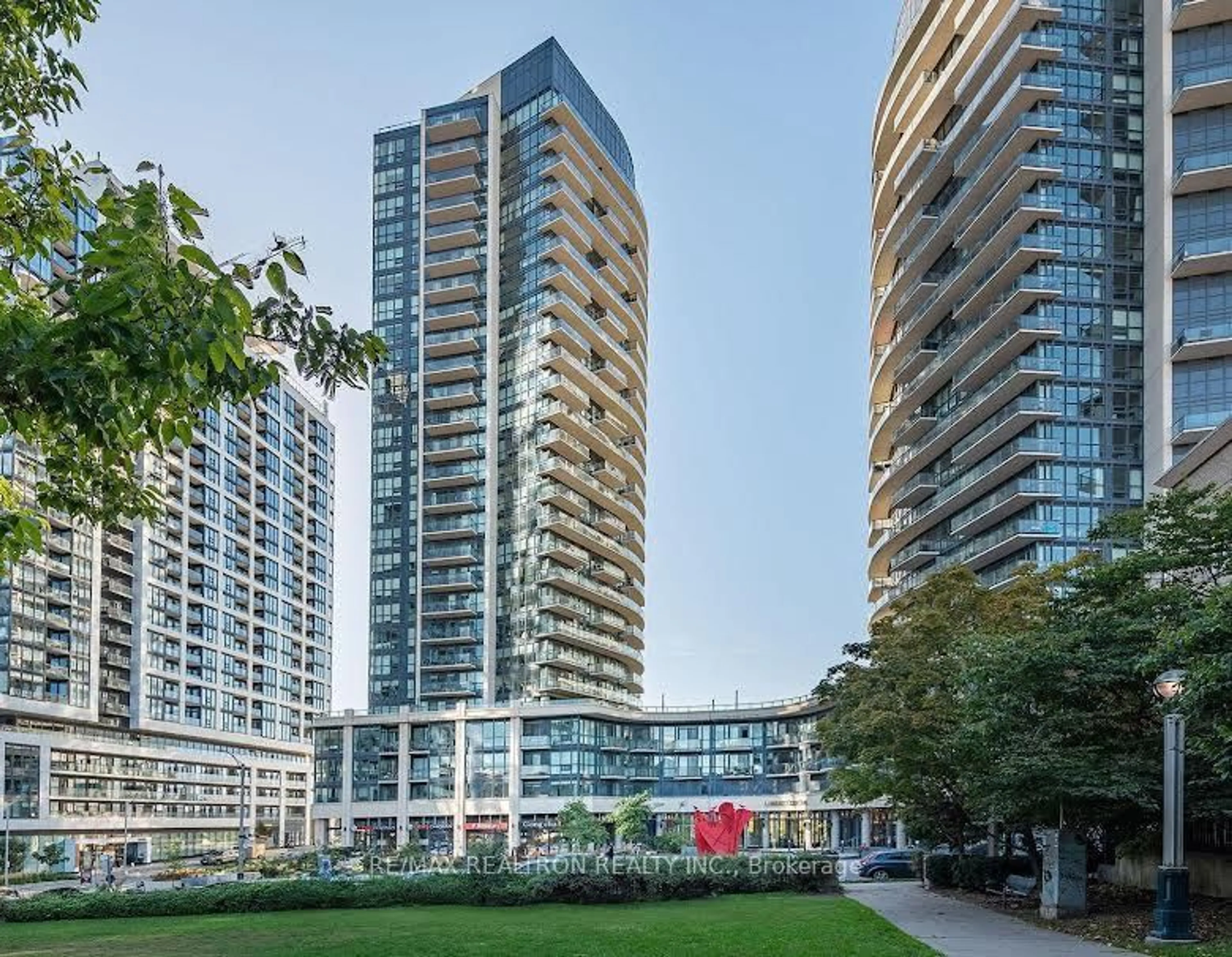 Indoor foyer for 49 East Liberty St #612, Toronto Ontario M6K 3P8