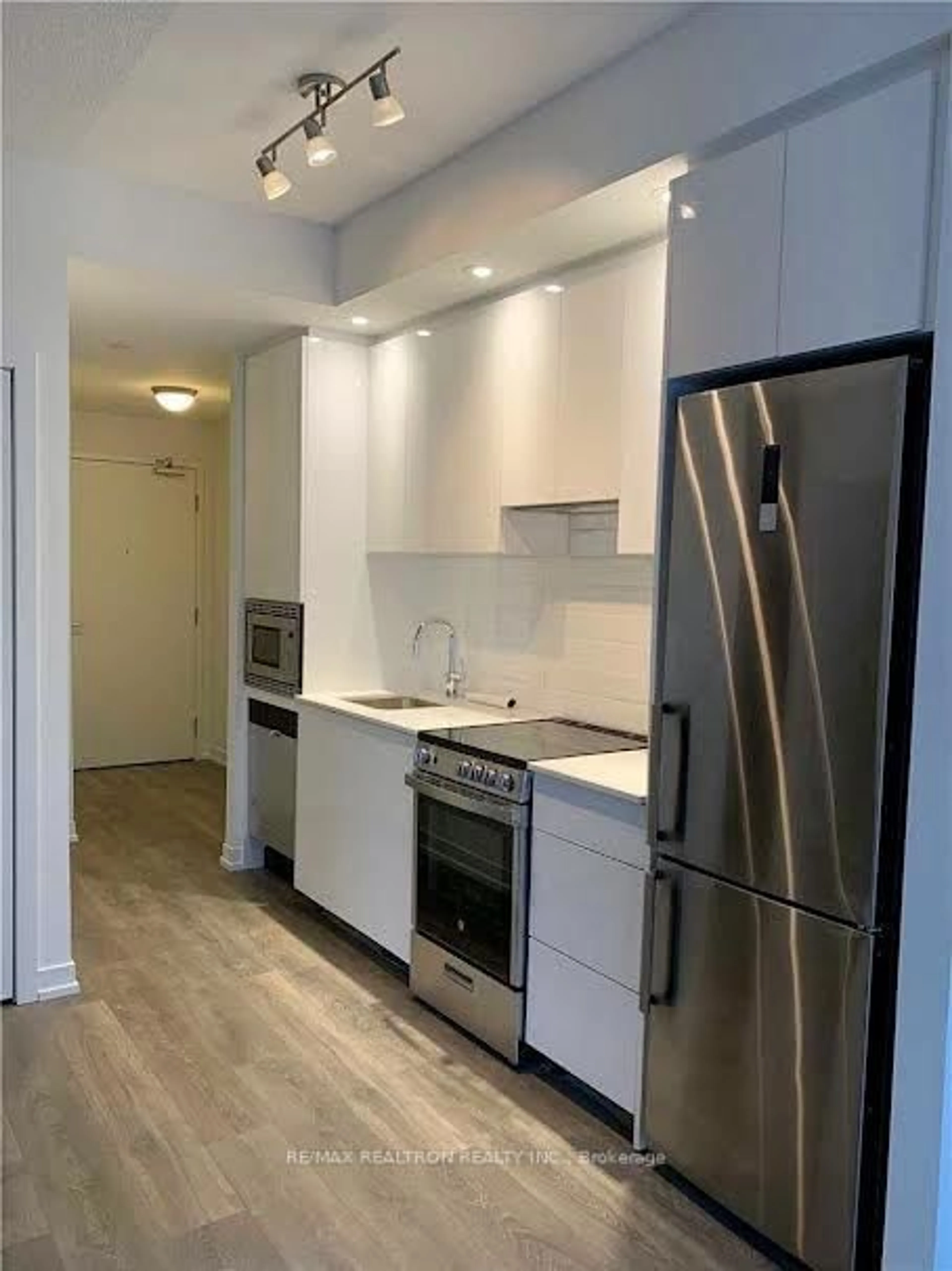 Standard kitchen, unknown for 49 East Liberty St #612, Toronto Ontario M6K 3P8